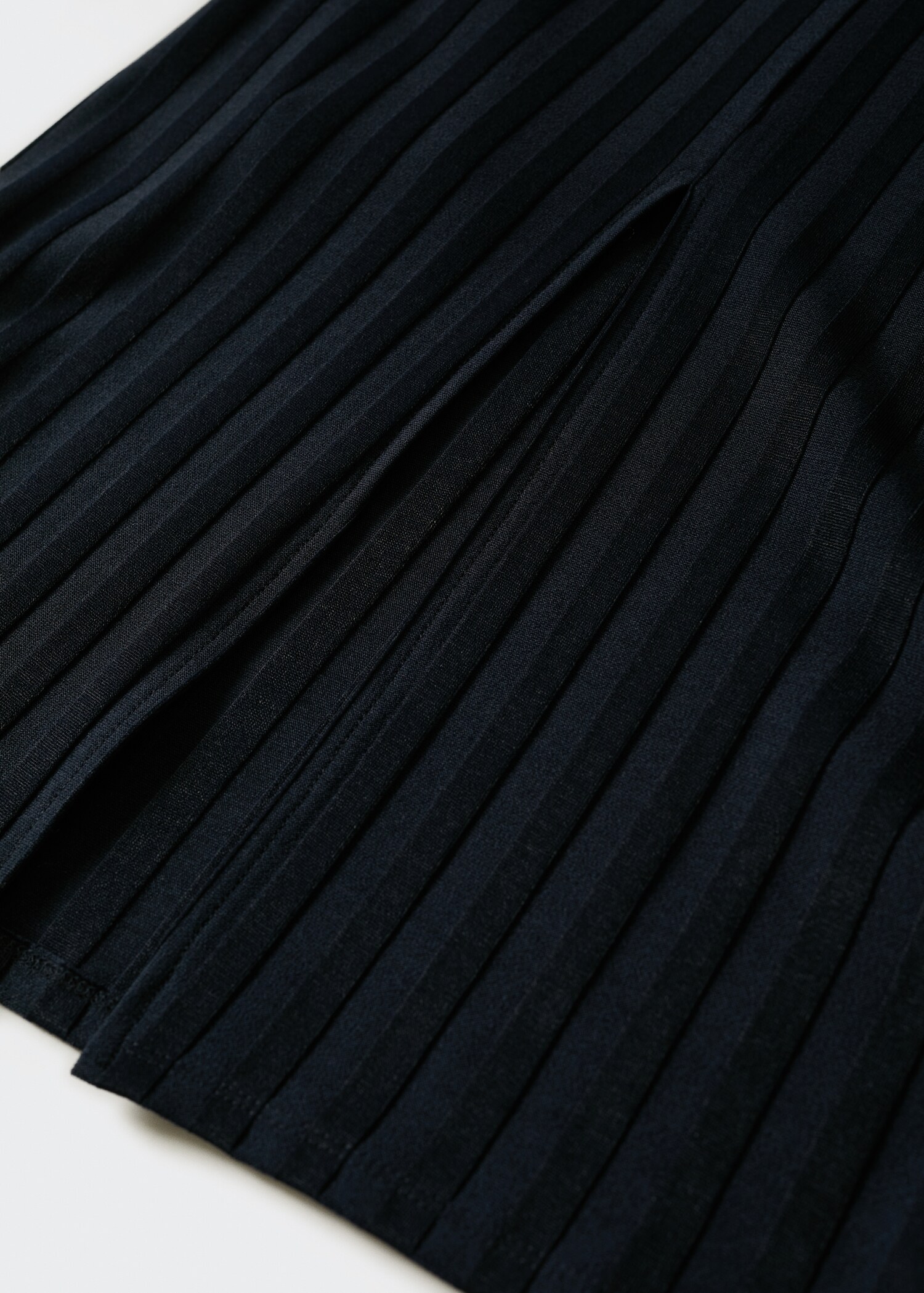 Langärmliges T-Shirt mit Cut-Out - Detail des Artikels 8