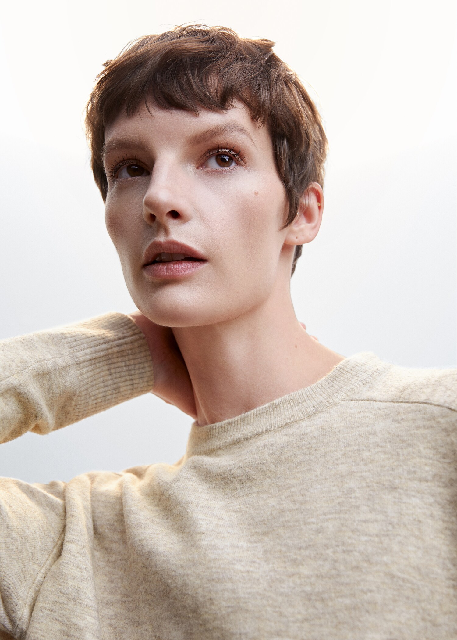 Cotton-linen round-neck knitted sweater - Details of the article 1