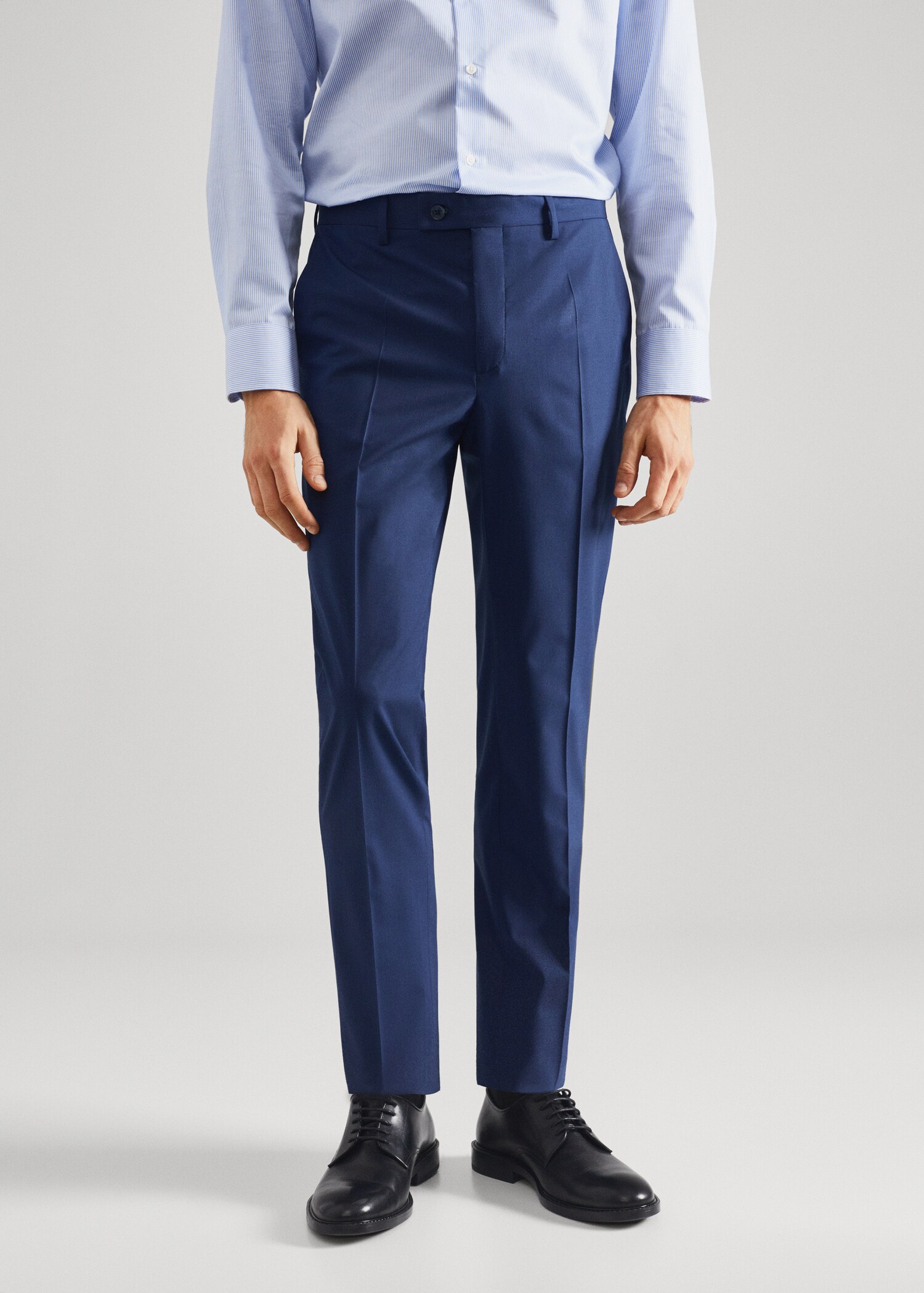 Spodnie garniturowe slim fit - Plan średni
