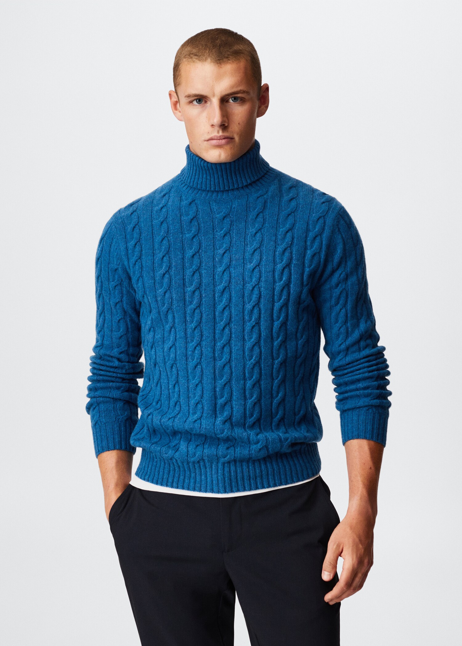 Cable-knit wool-blend sweater - Medium plane