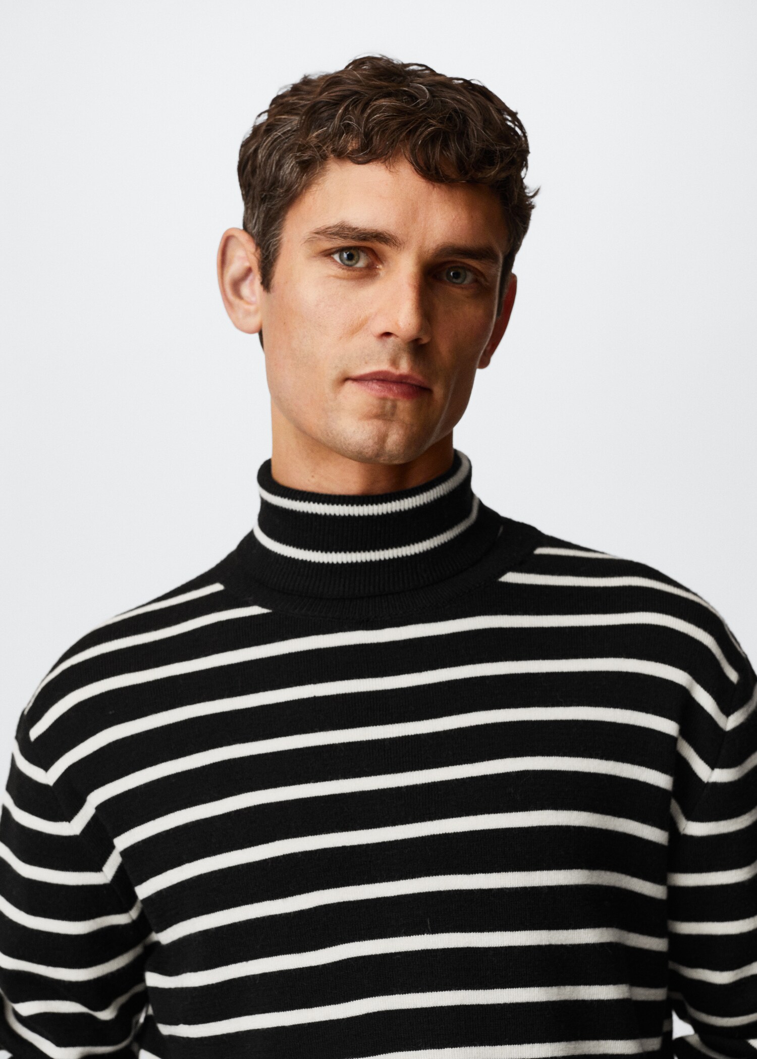Stand-collar striped sweater - Details of the article 4