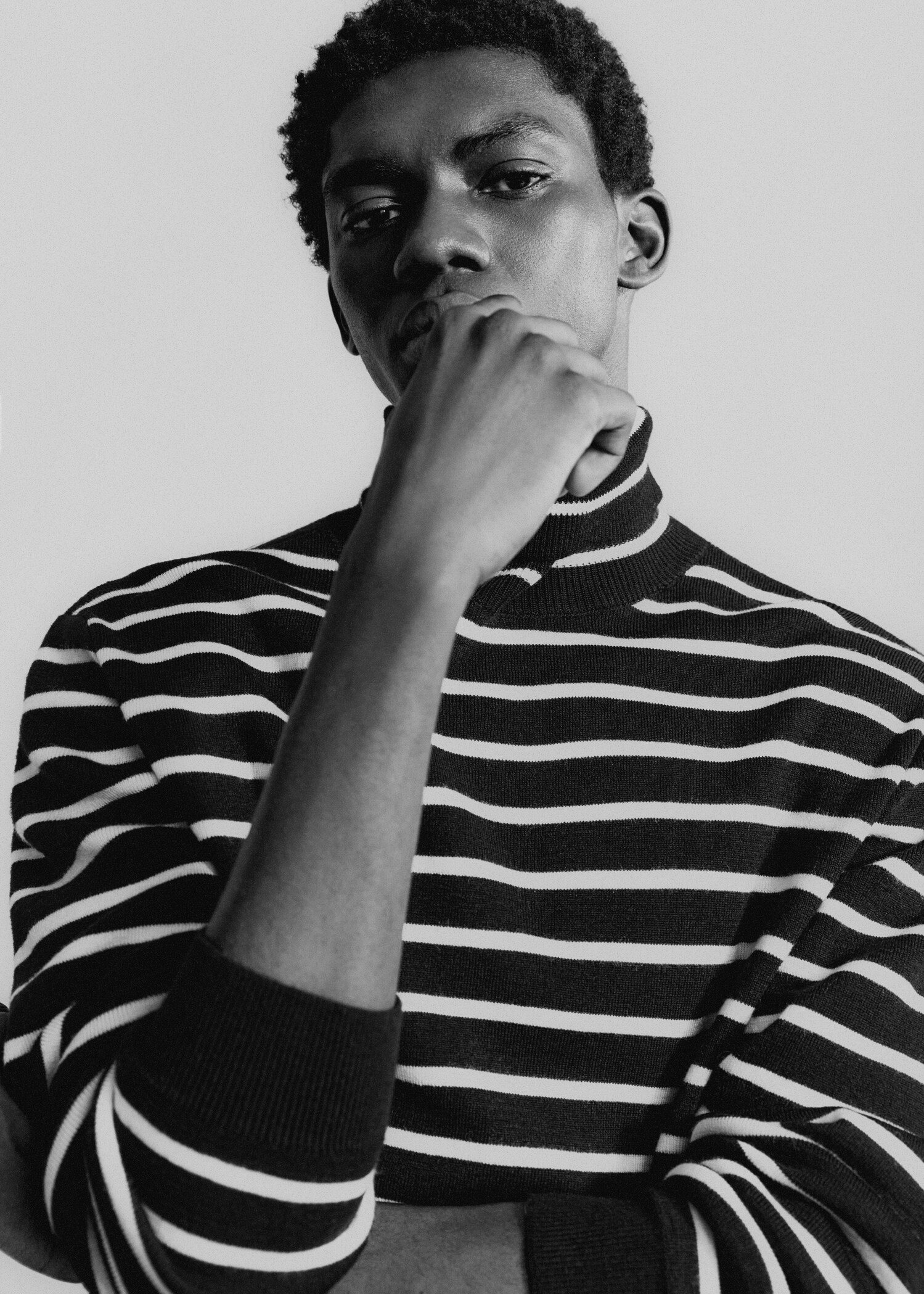 Stand-collar striped sweater - Details of the article 5