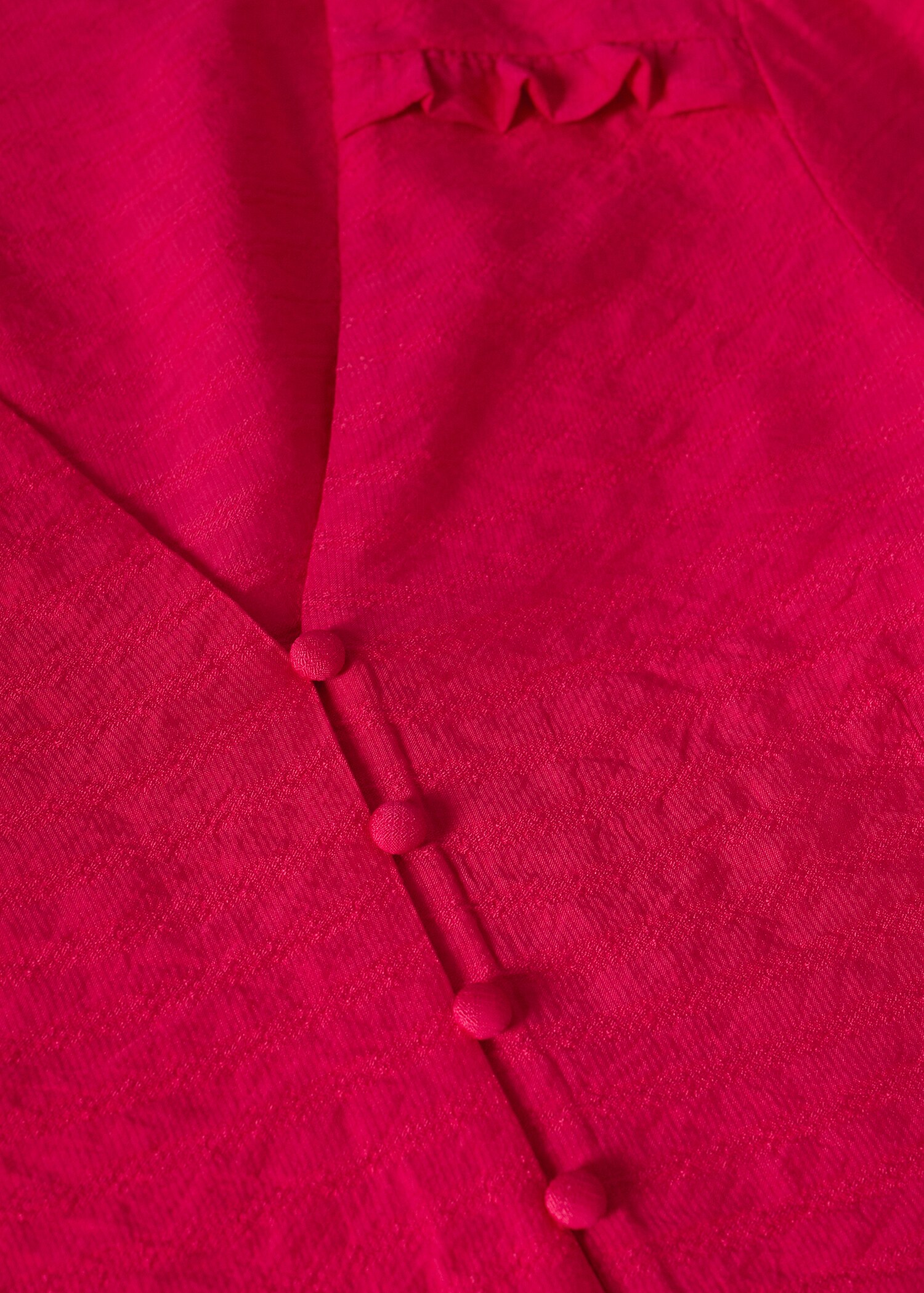 V-neckline blouse - Details of the article 8