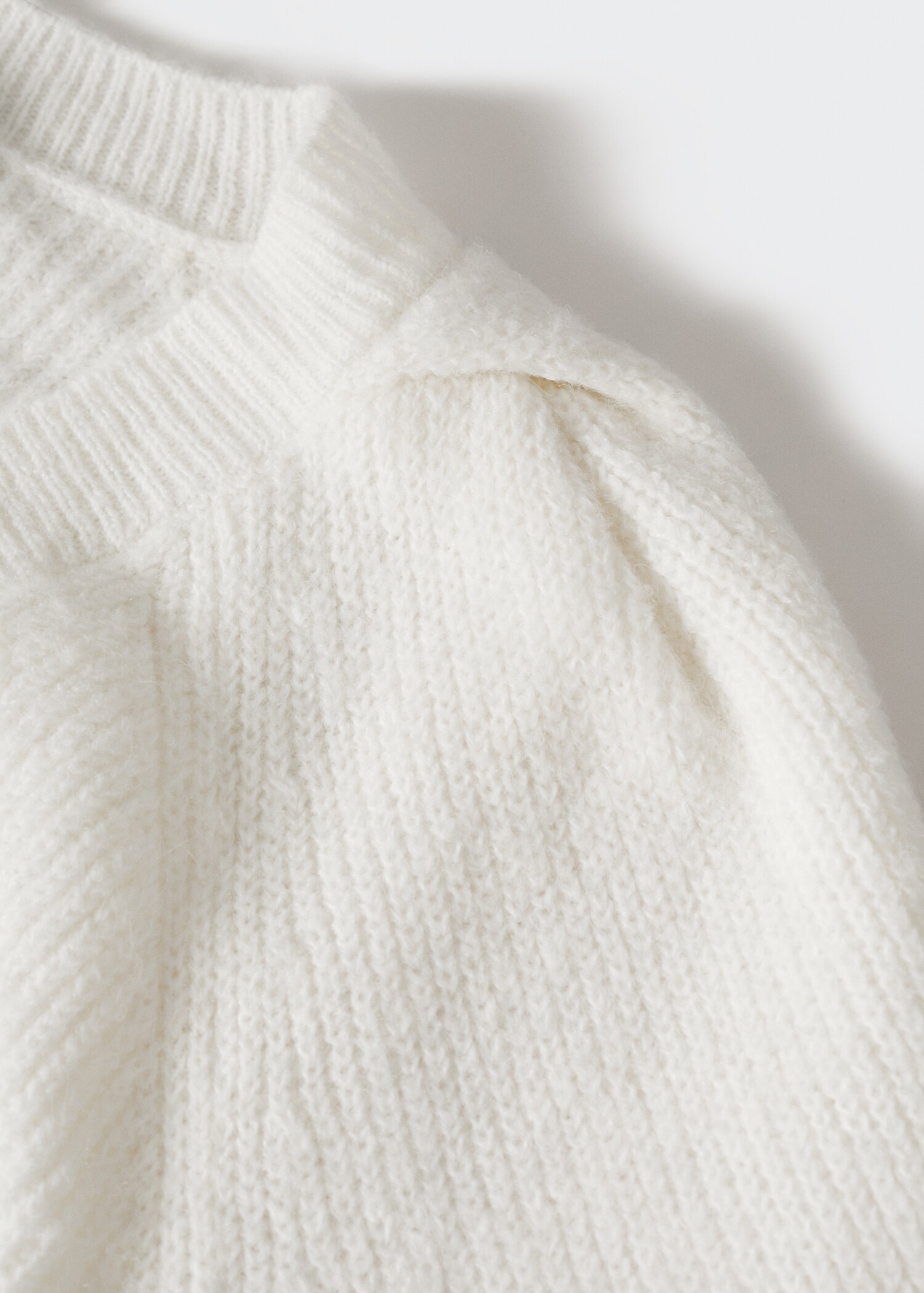 V-neck knit sweater - Details of the article 8
