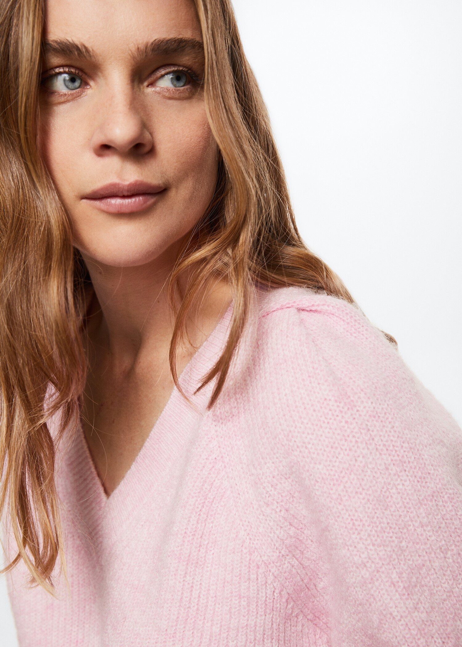 V-neck knit sweater - Details of the article 1