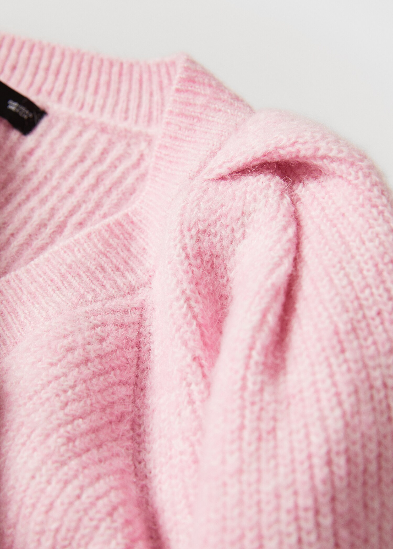 V-neck knit sweater - Details of the article 8