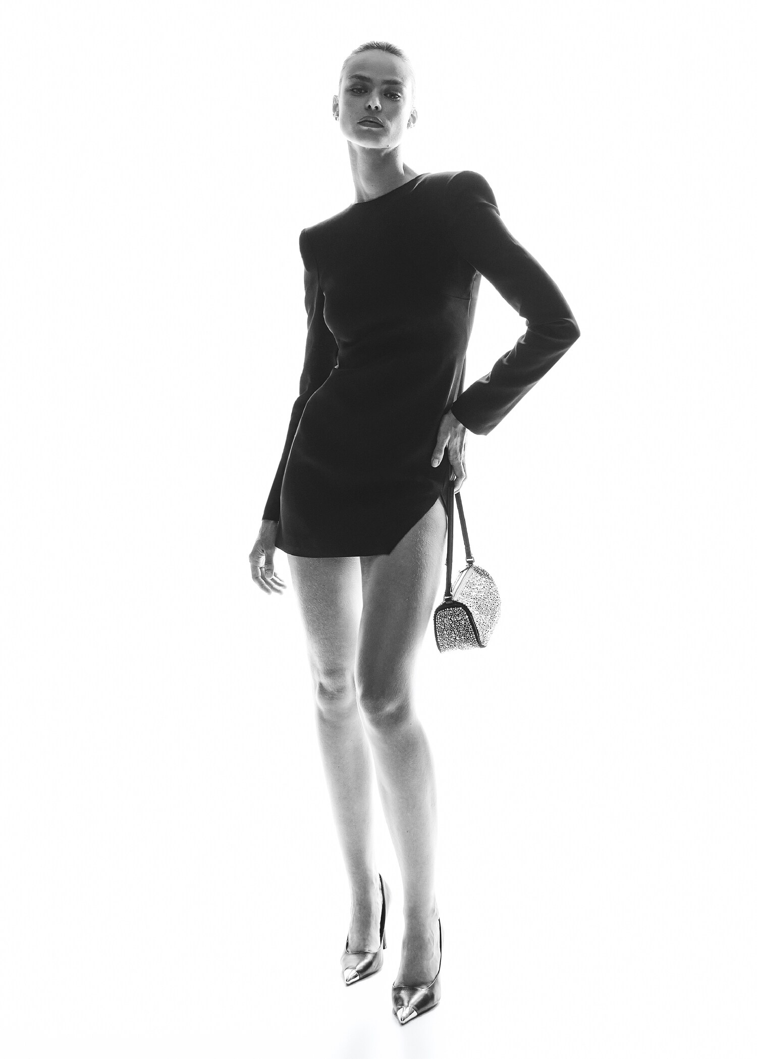 Vestido curto com chumaços - Pormenor do artigo 2