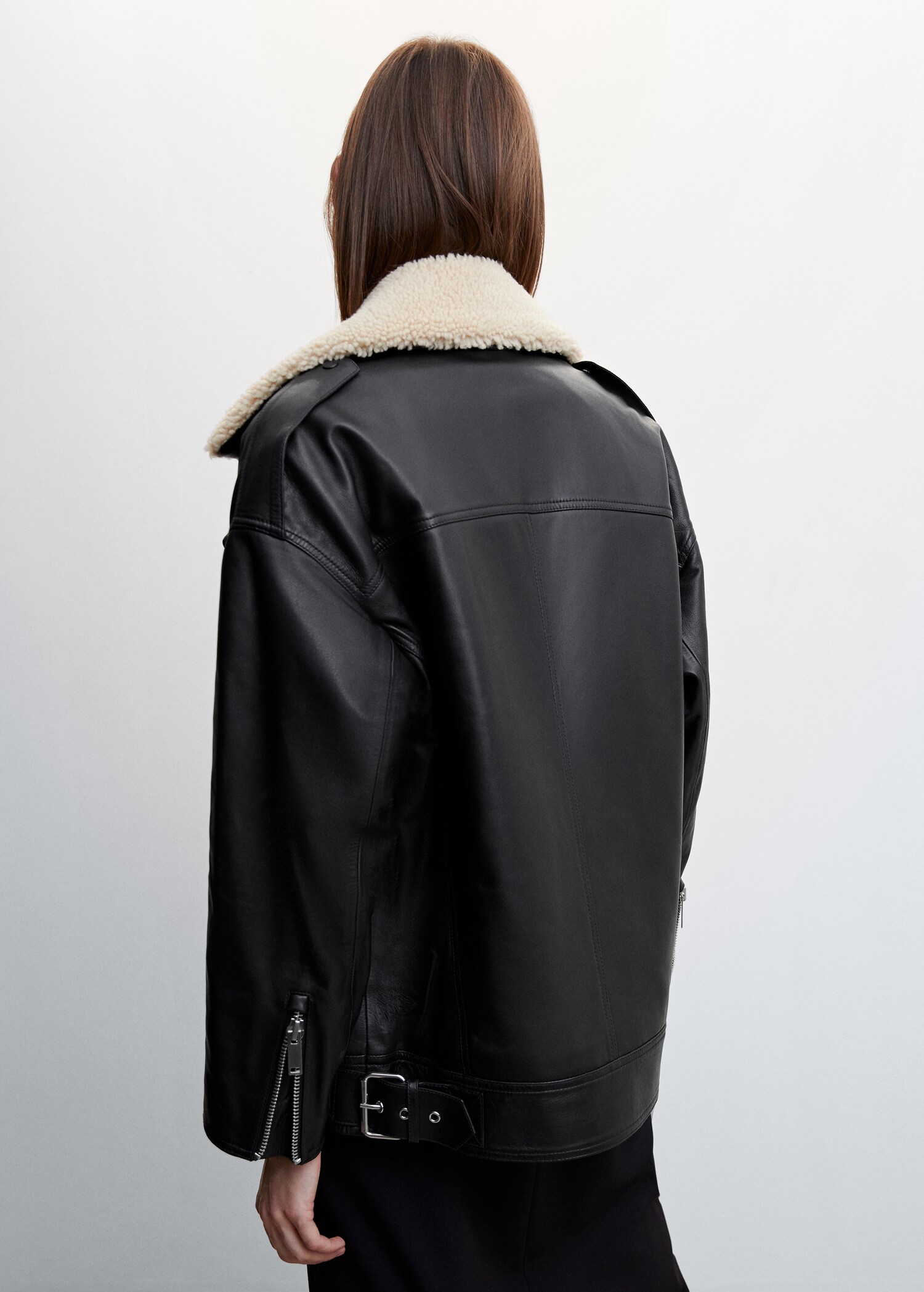 Shearling collar leather jacket - Reverse of the article