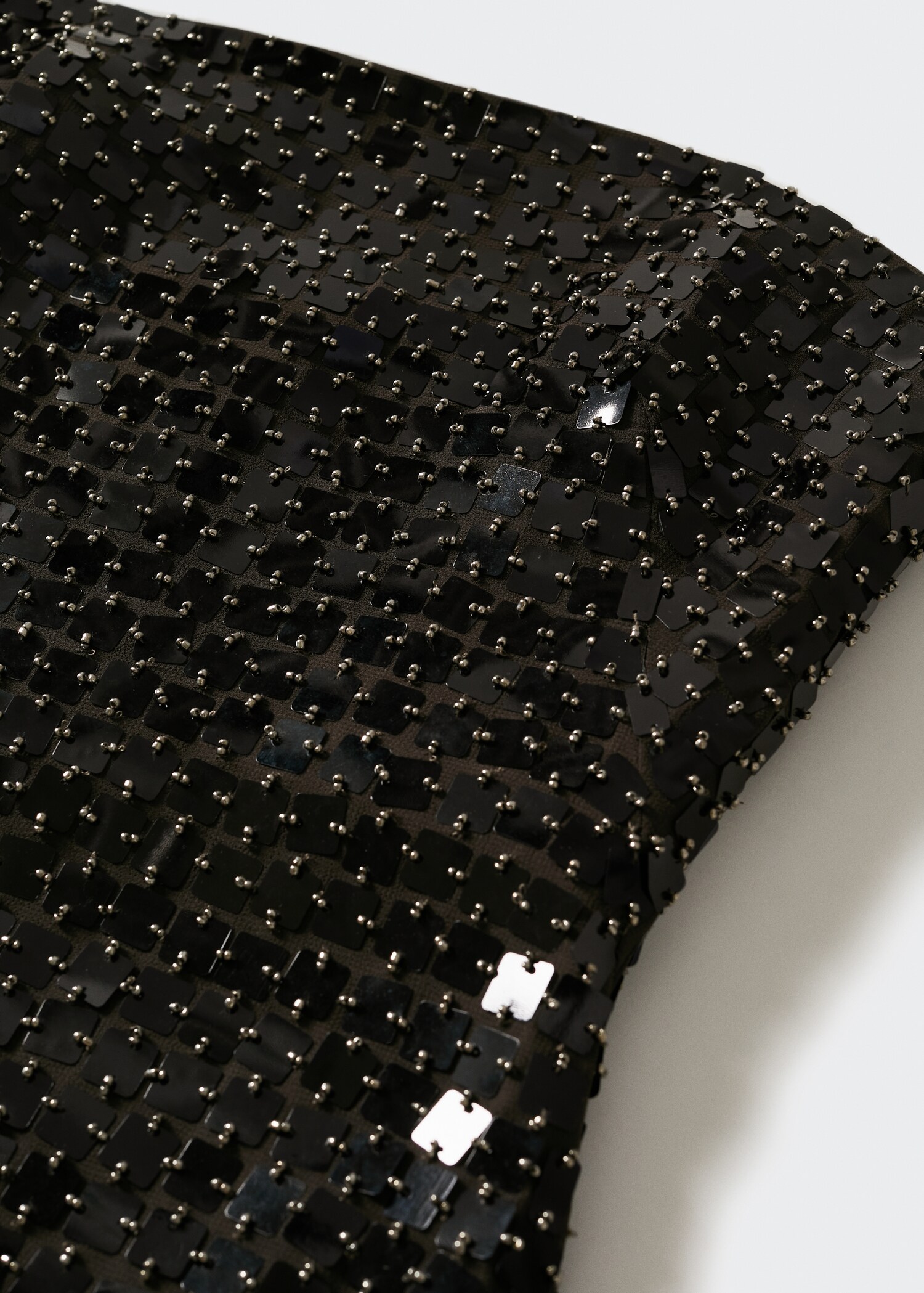 Kurzes Paillettenkleid in halbtransparenter Optik - Detail des Artikels 8