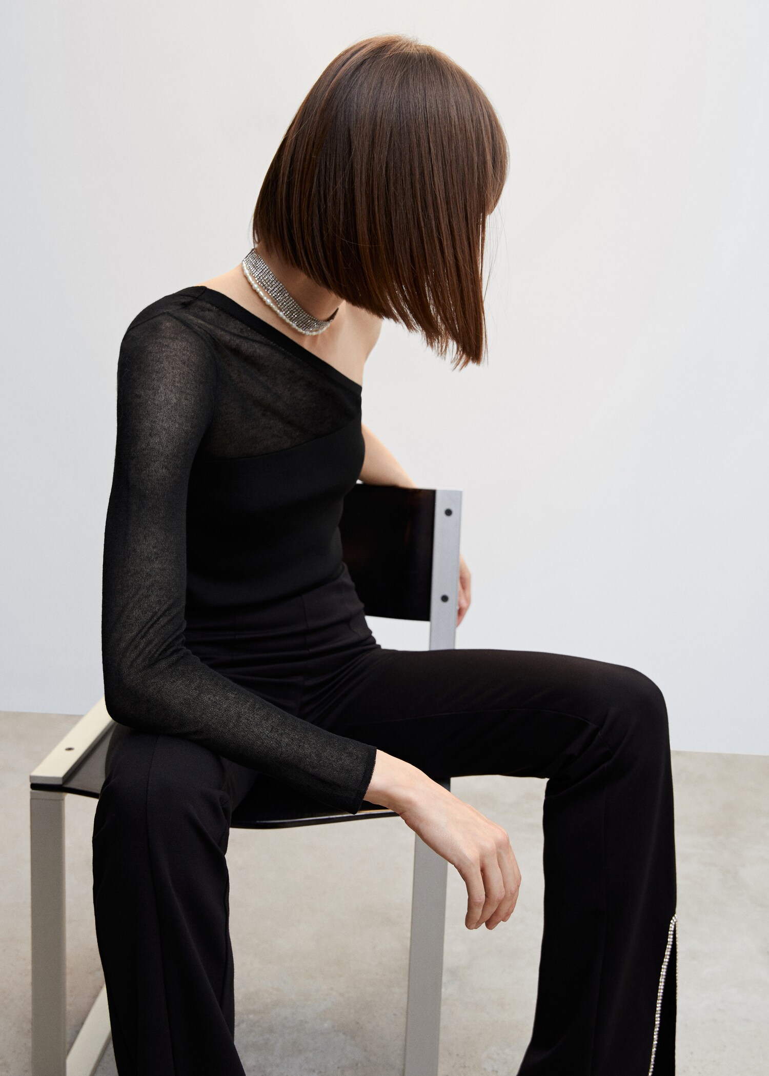 Asymmetric design top - Details of the article 1