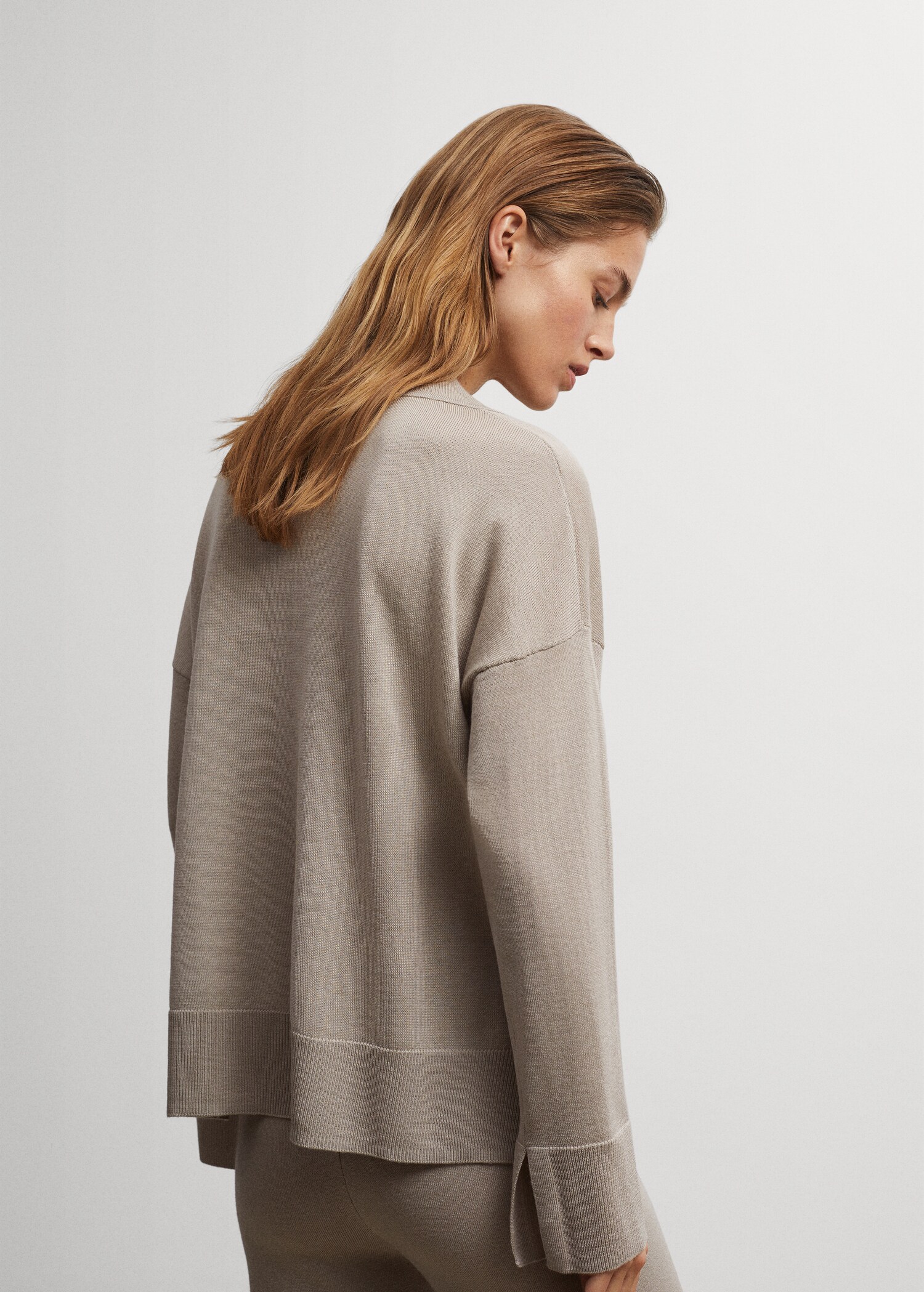 Pull-over en laine mérinos à col en V - Détail de l'article 1