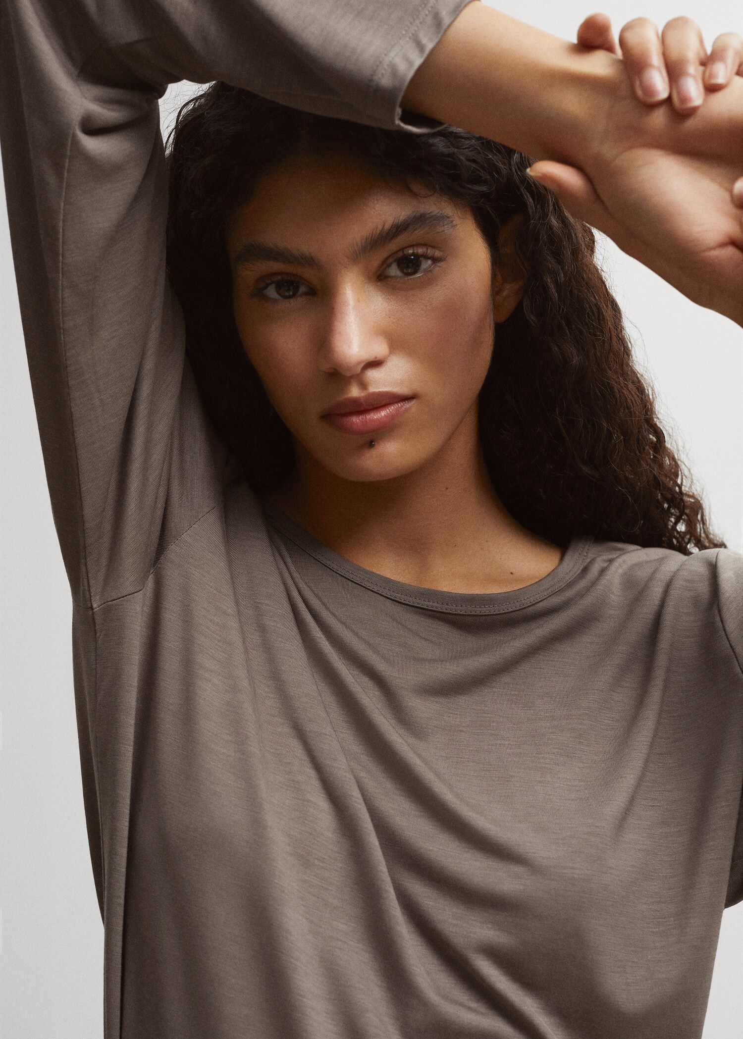 Long-sleeved t-shirt - Details of the article 2