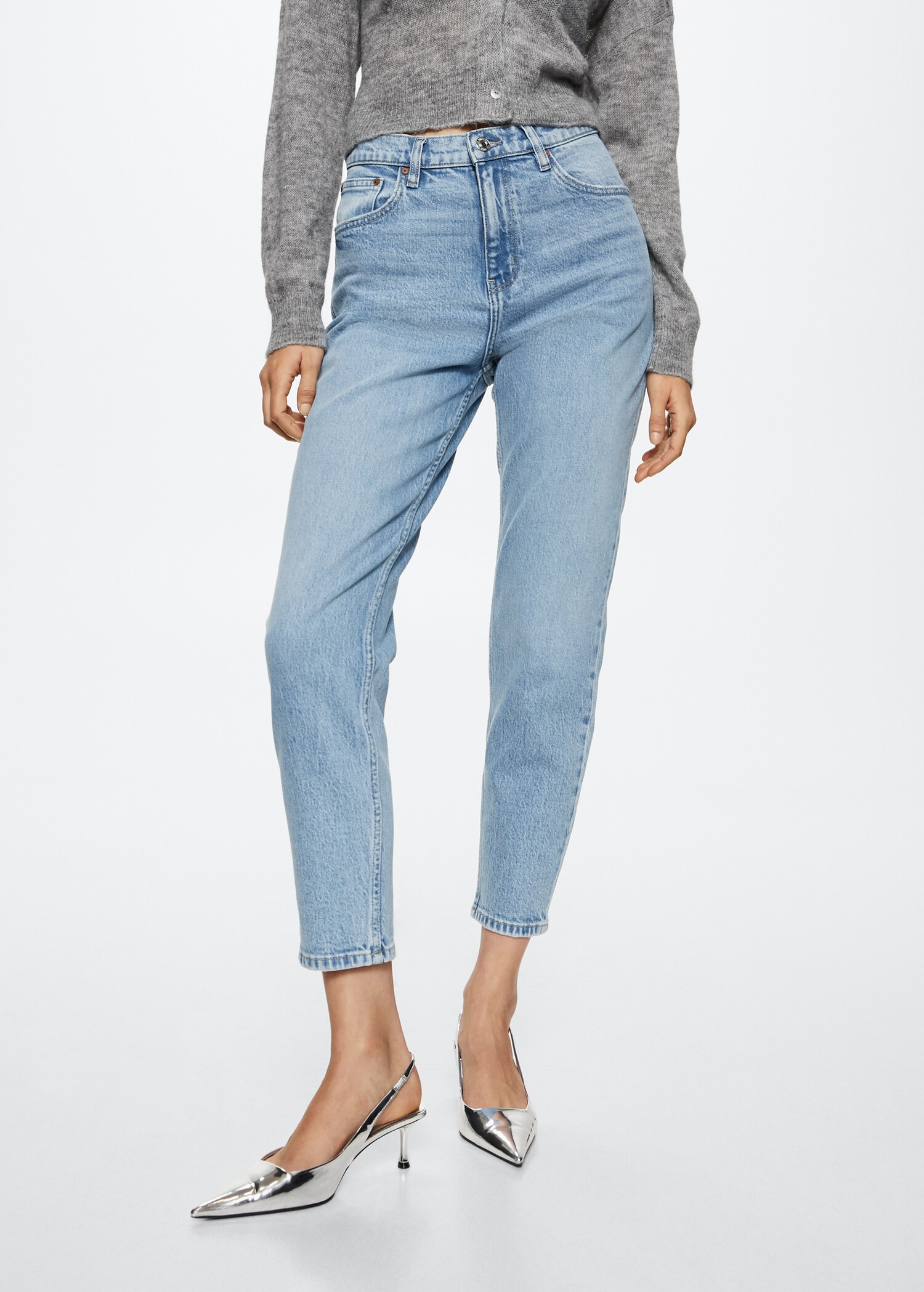 Jeans mom confort tiro alto - Plano medio