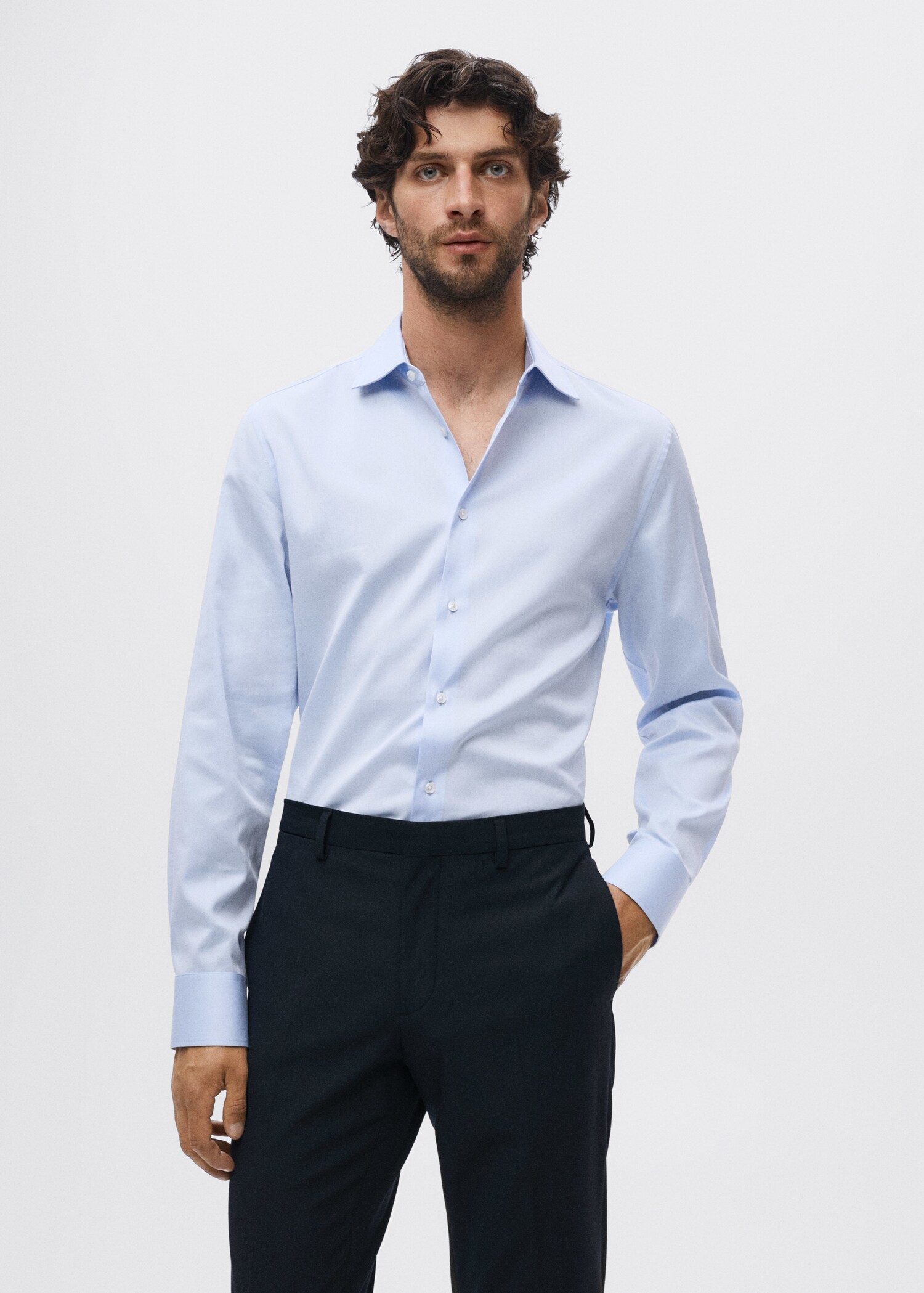 Camisa traje slim fit estructura - Plano medio