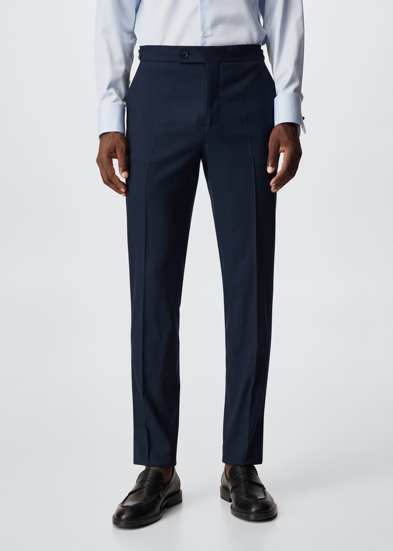 Pantalón traje slim fit hebillas - Plano medio