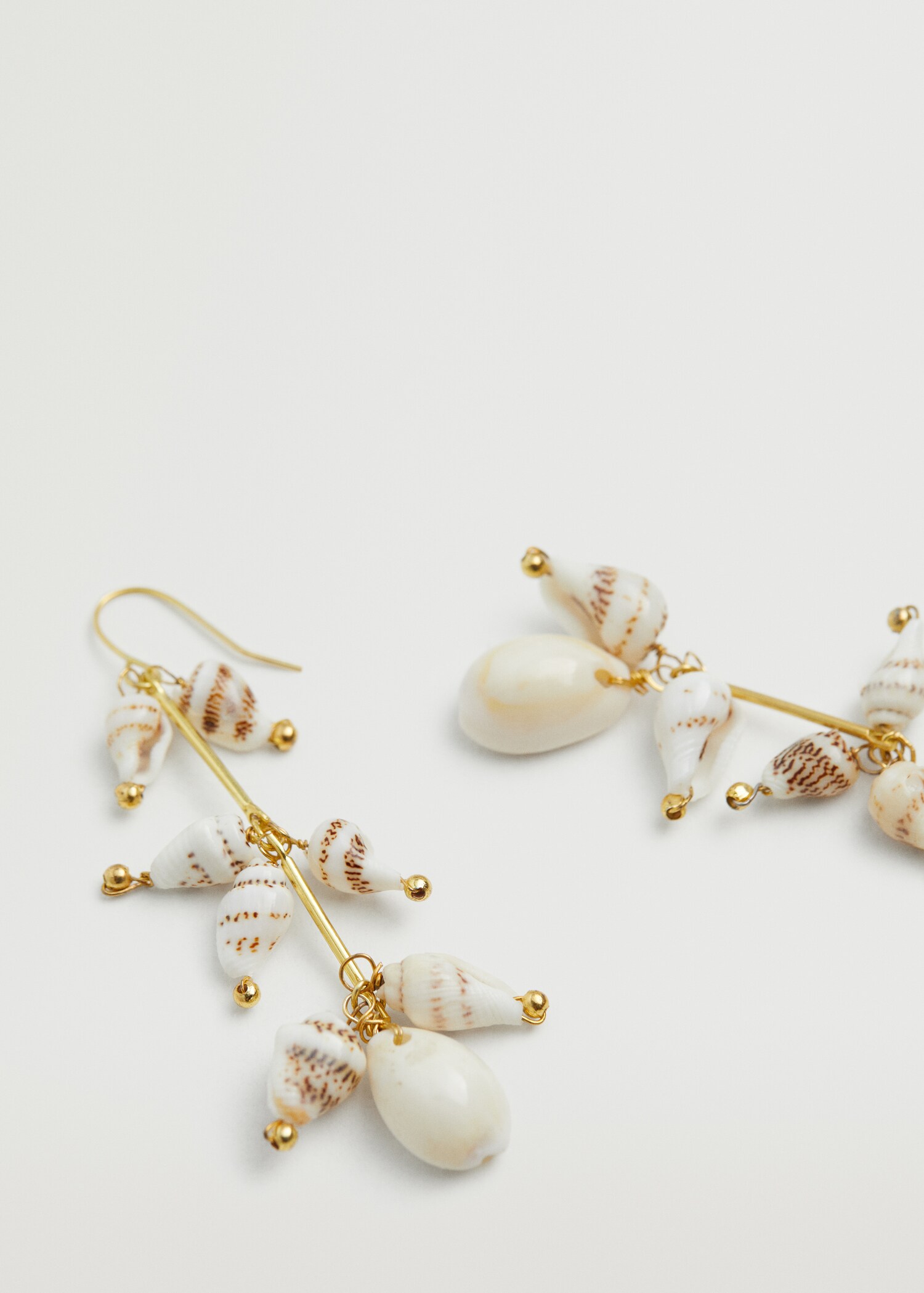 Pendientes concha combinados - Plano medio