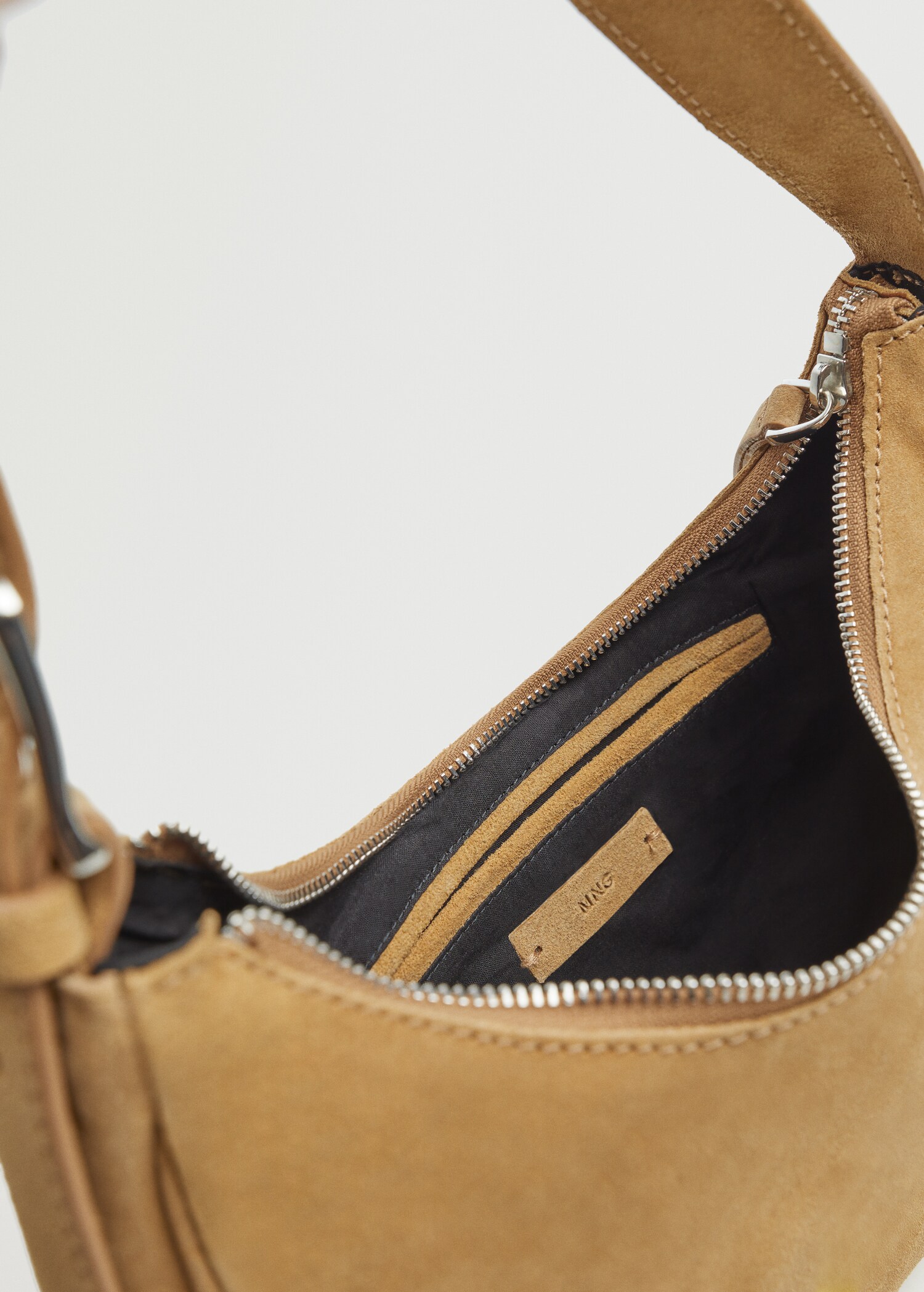 Leather shoulder bag - Details of the article 2