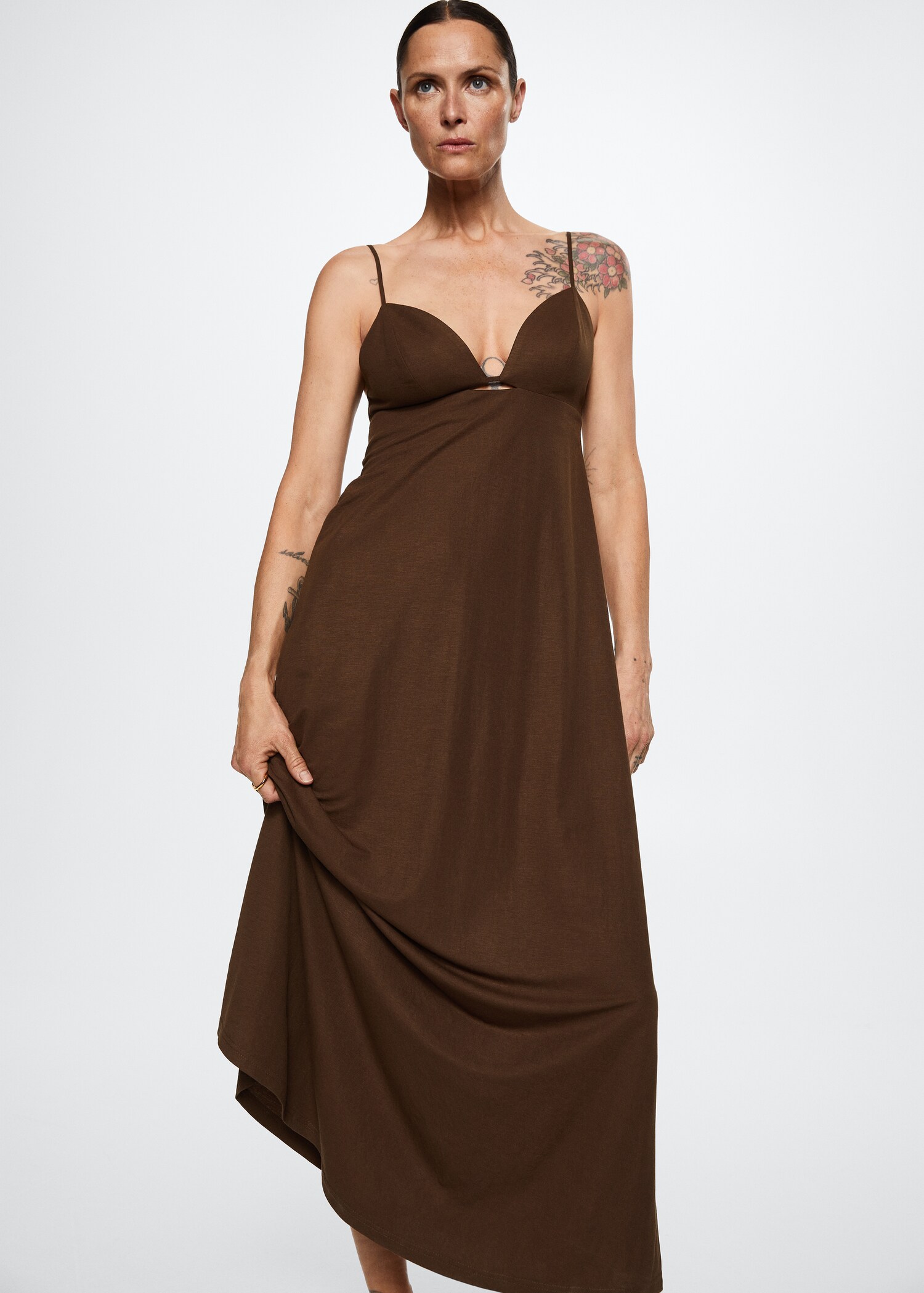 Robe fluide ouverture - Plan moyen