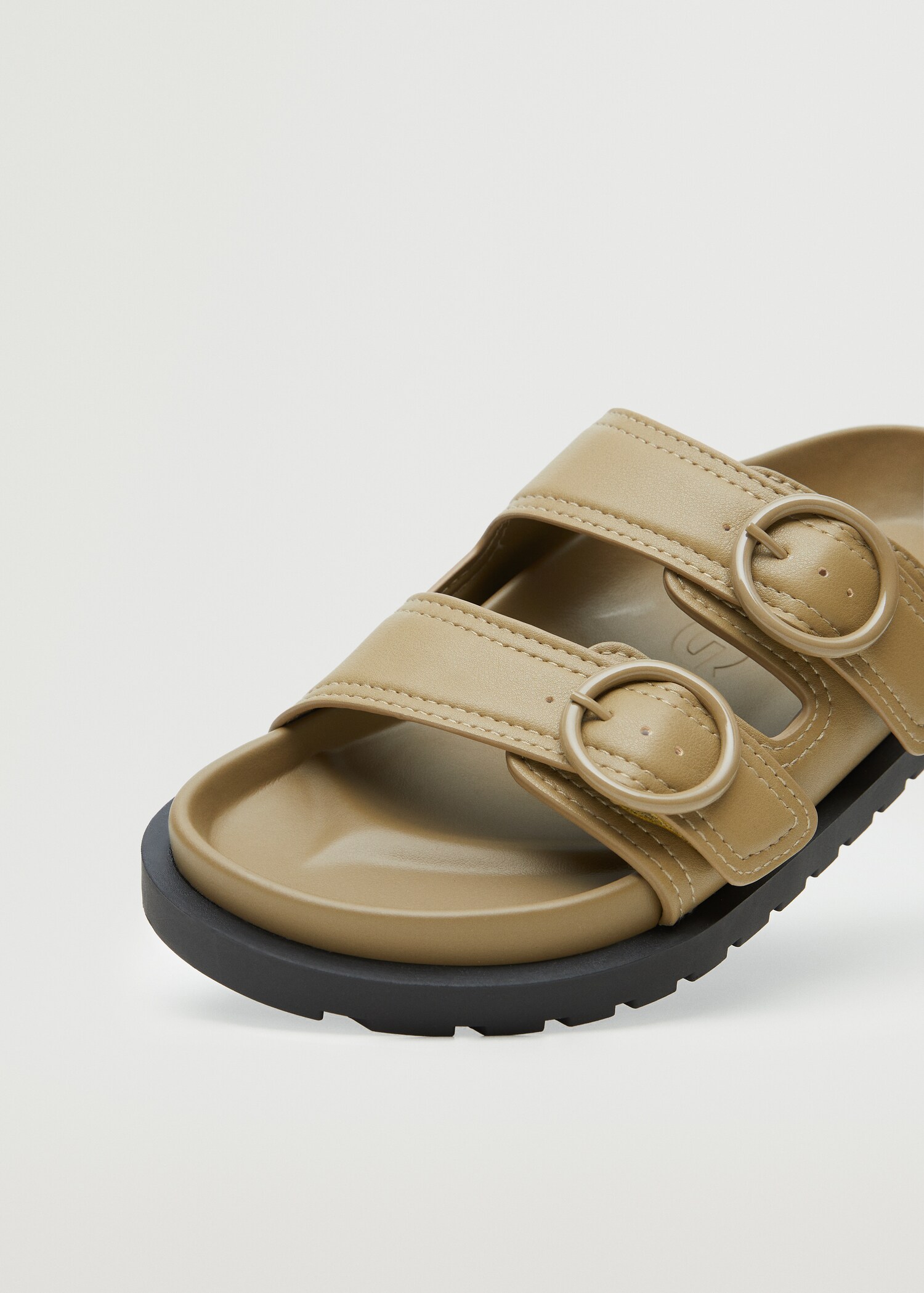 Buckle strap sandals - Details of the article 2