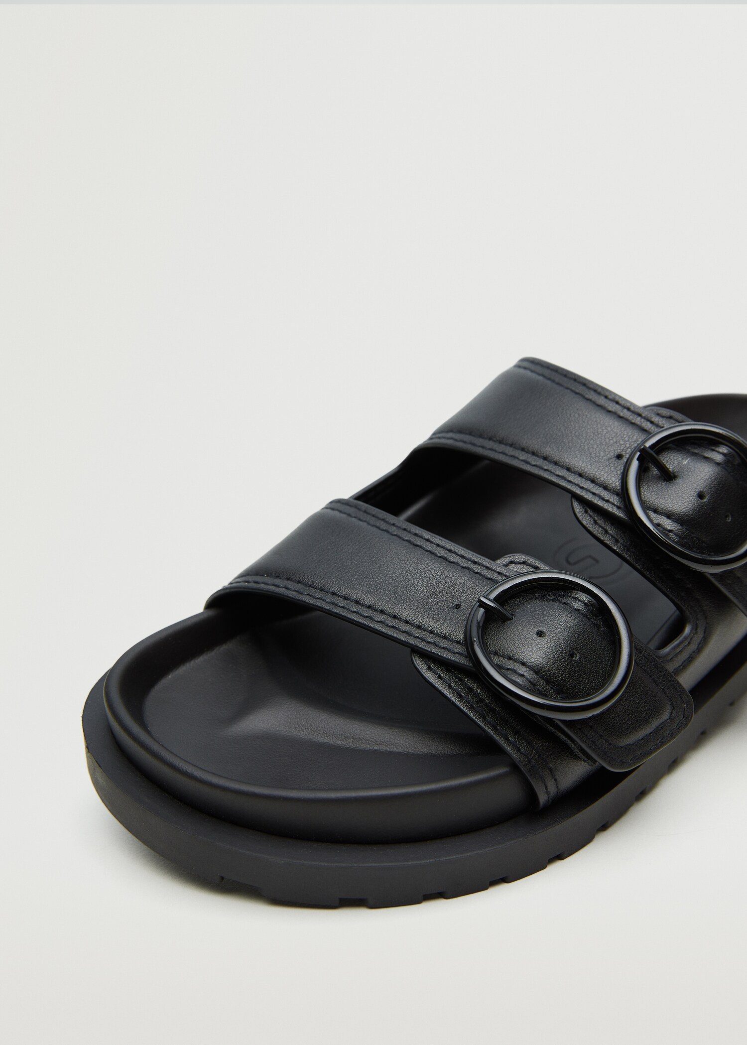 Buckle strap sandals - Details of the article 3