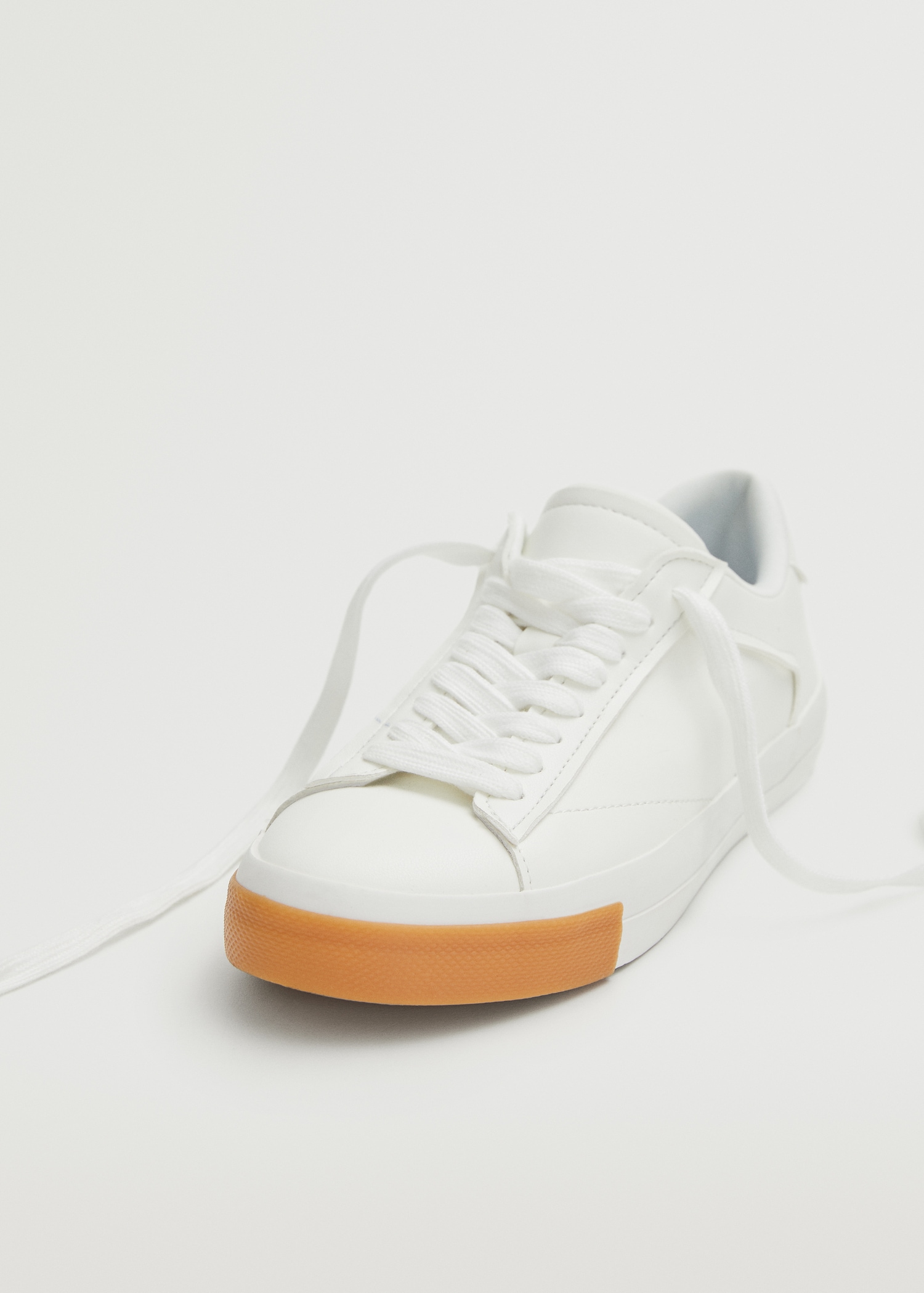 Geschnürte Basic-Sneakers - Detail des Artikels 3
