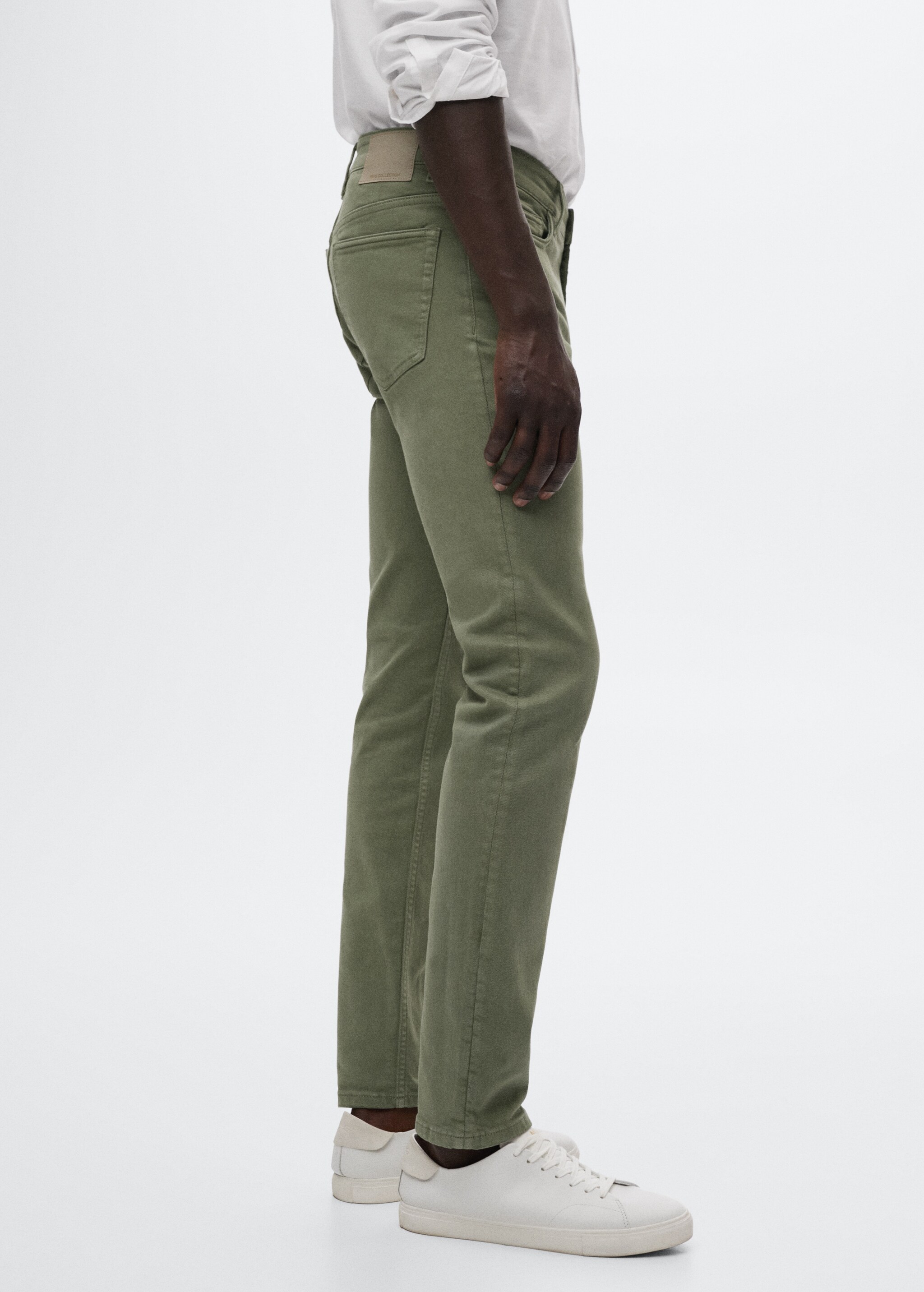 Slim-fit coloured jeans - Details of the article 2
