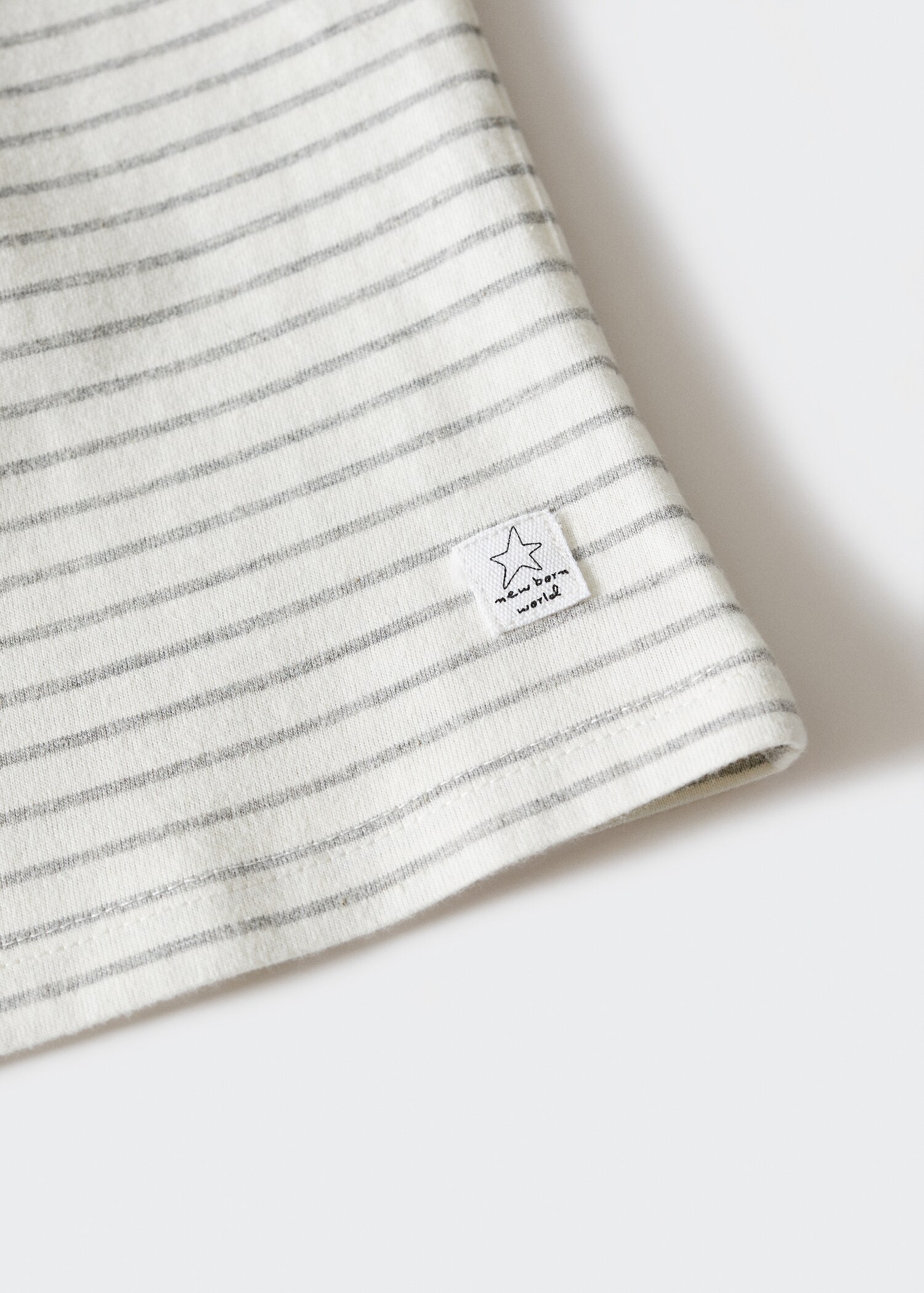 Striped long sleeves t-shirt - Details of the article 9