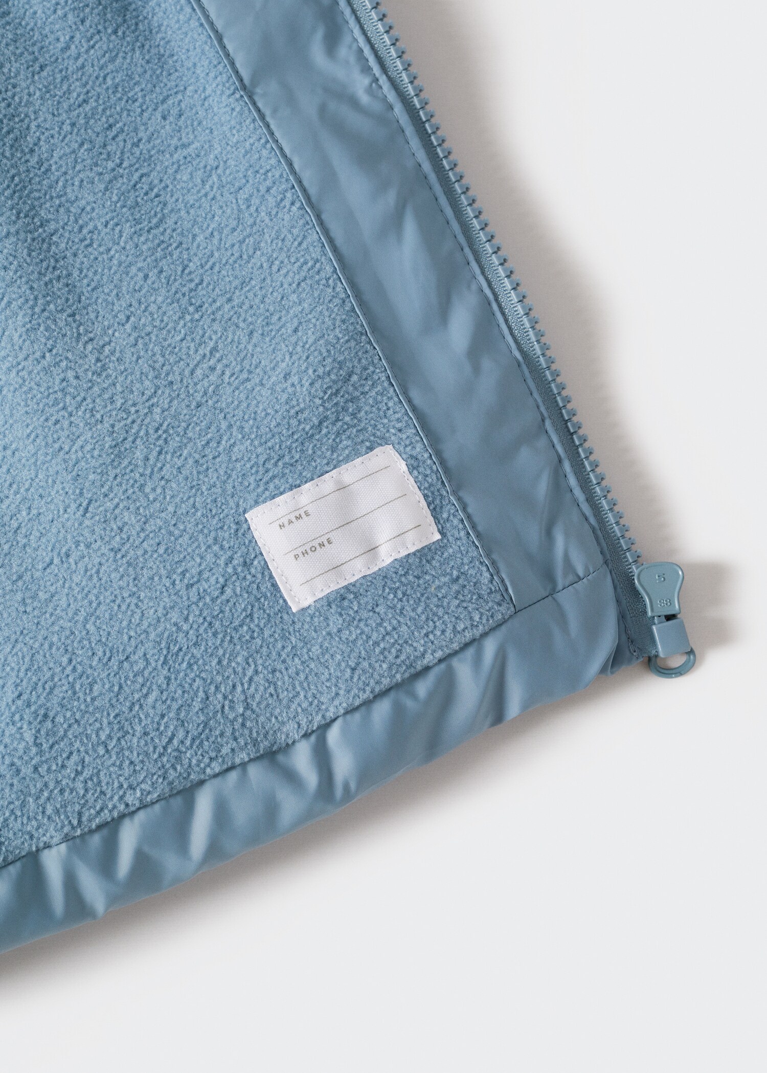 Padded fleece vest - Details of the article 8