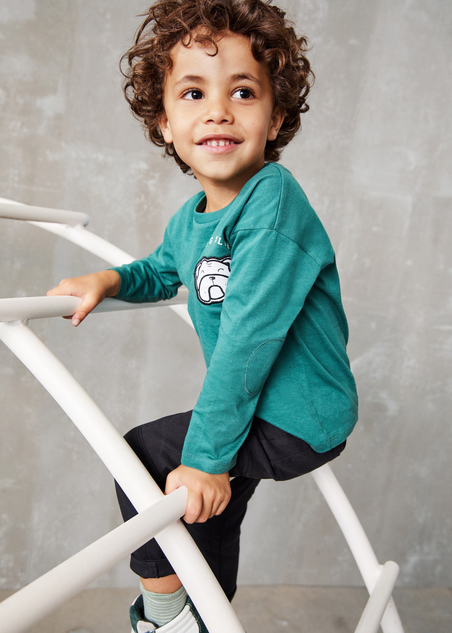 Long-sleeved t-shirt with patch - Details of the article 6