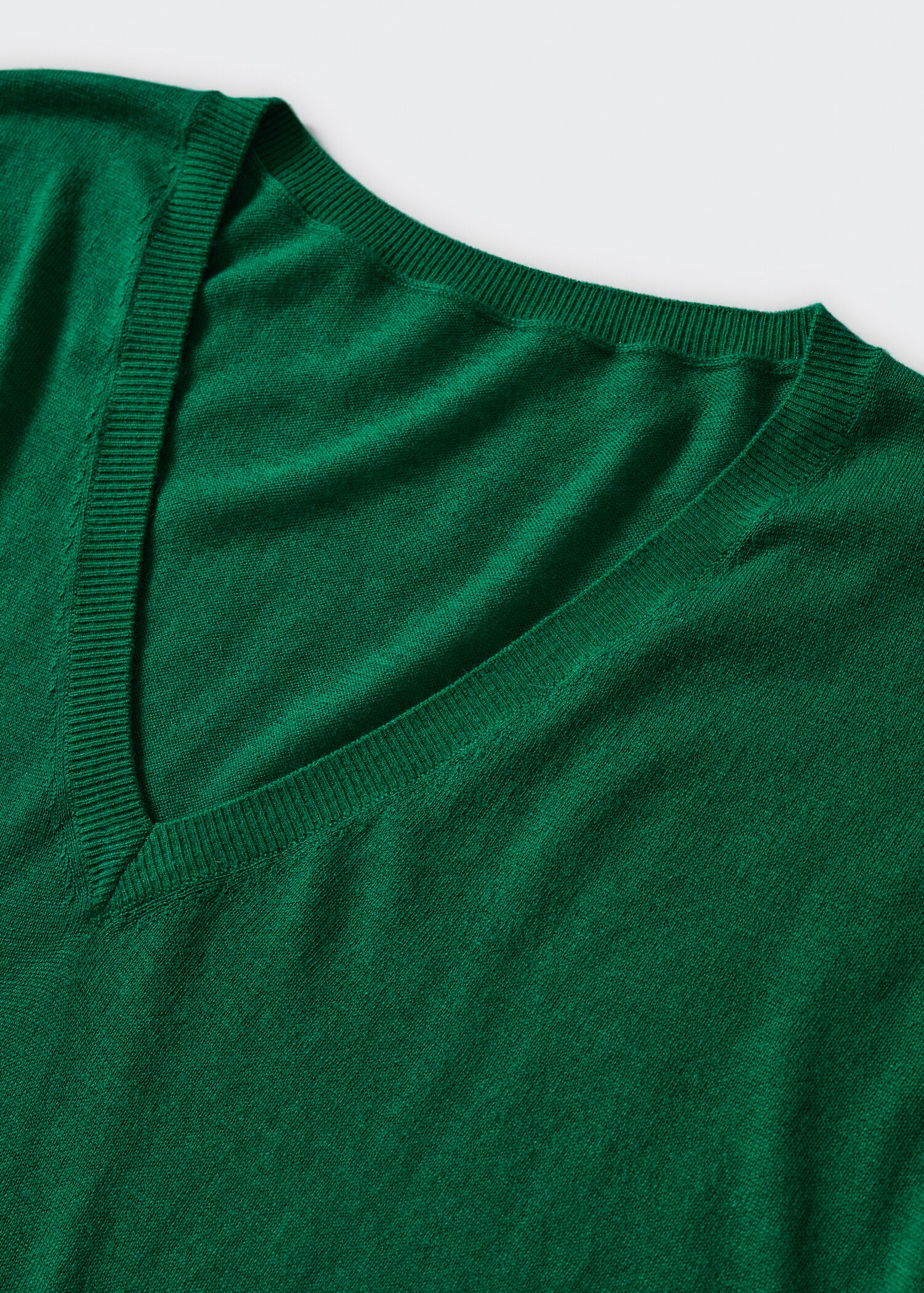 V-neck knit sweater - Details of the article 8
