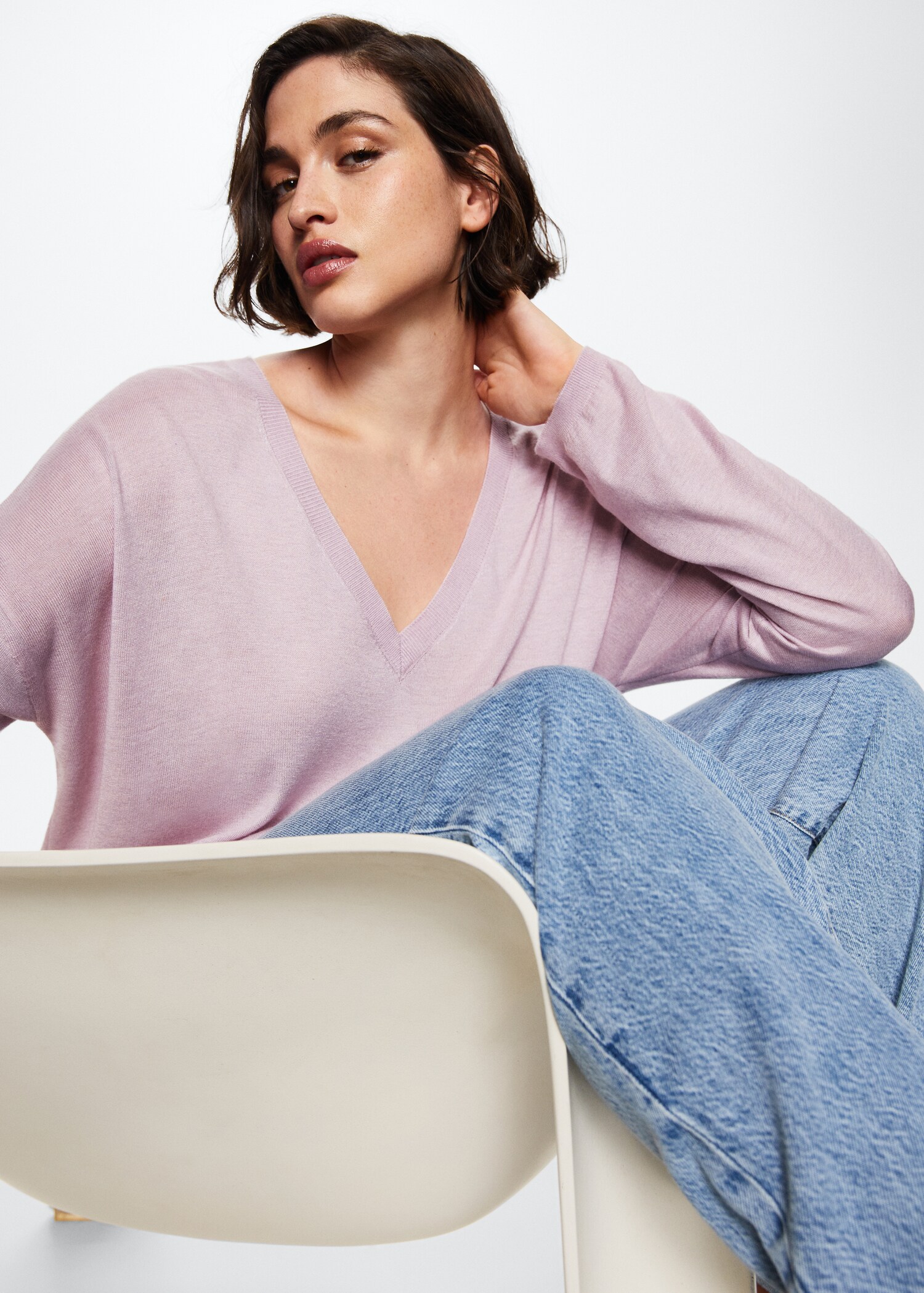 V-neck knit sweater - Details of the article 4