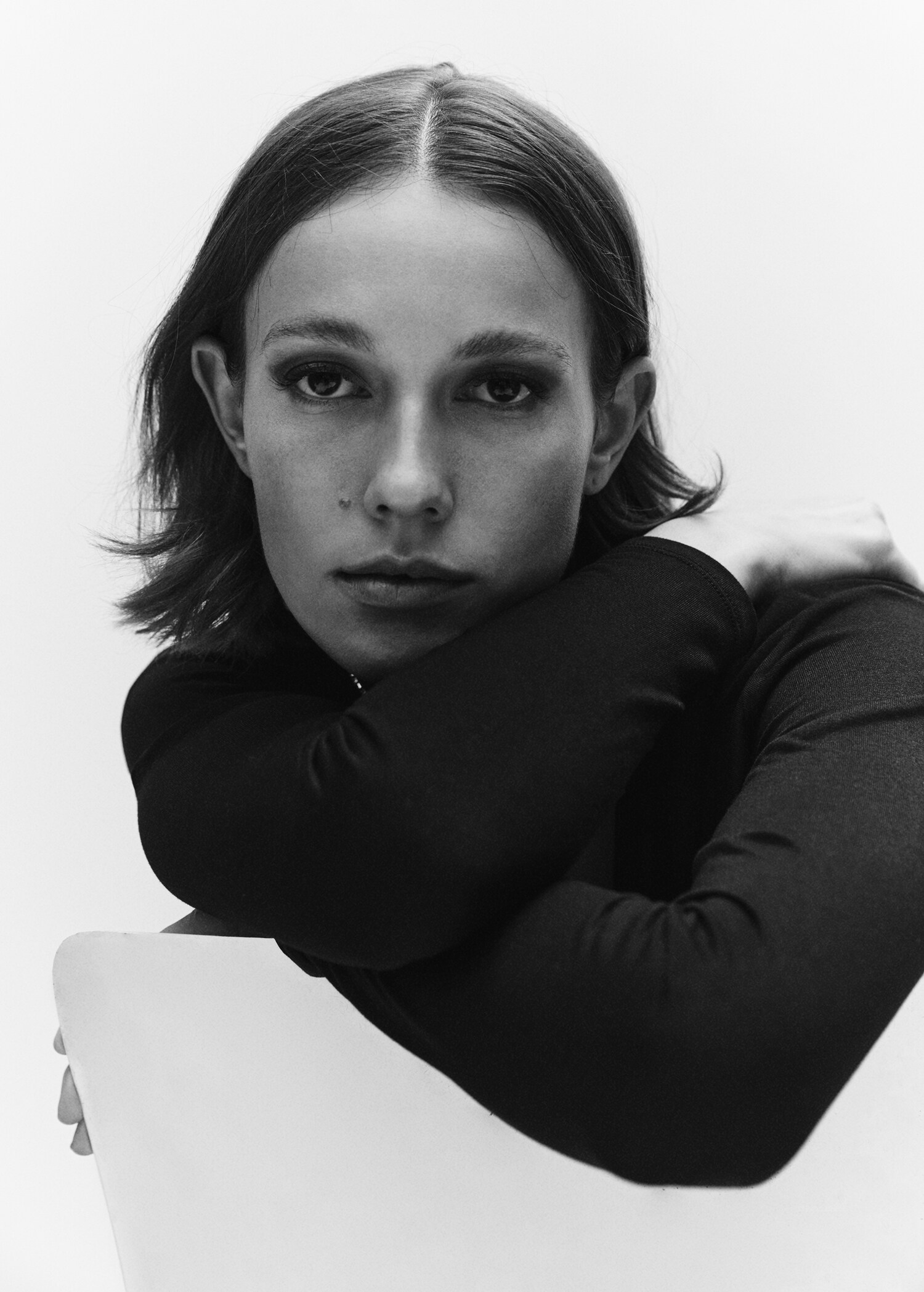 Detail neck T-shirt - Details of the article 1