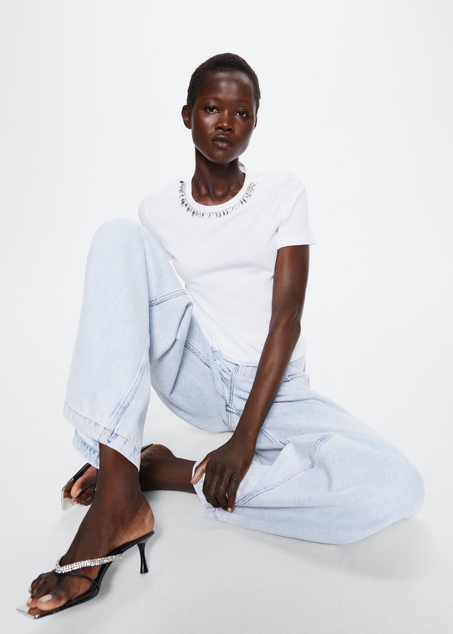 Crystal appliqué T-shirt - Details of the article 1