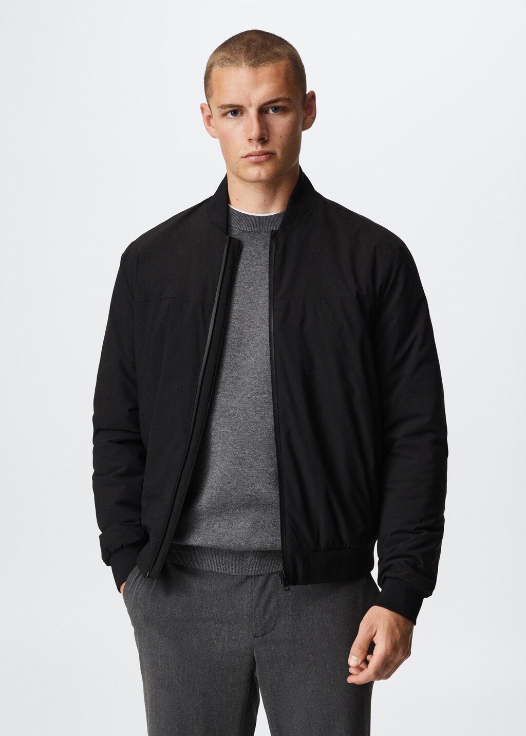 Thermoregulatoring bomber jacket