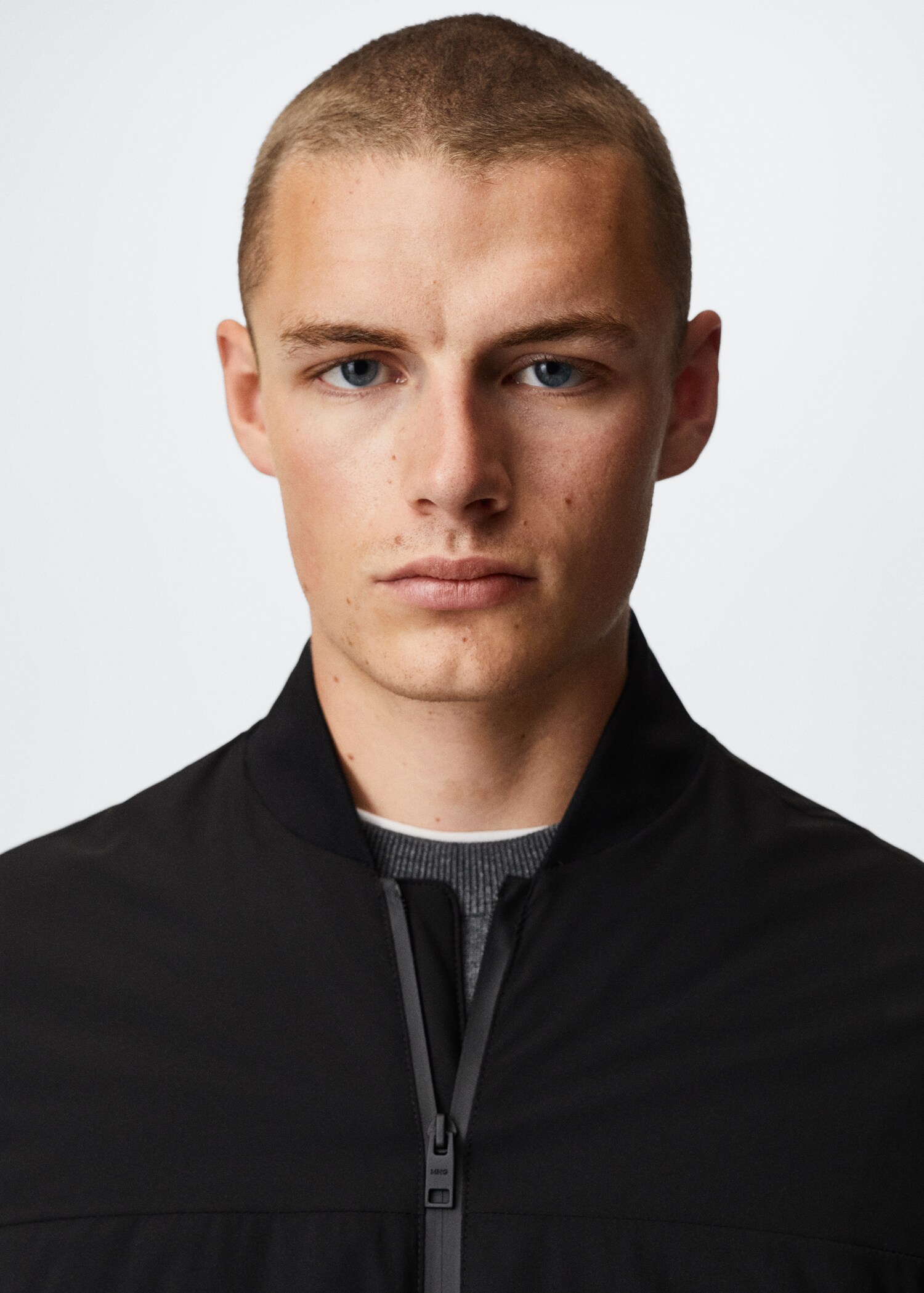 Thermoregulatoring bomber jacket - Details of the article 1