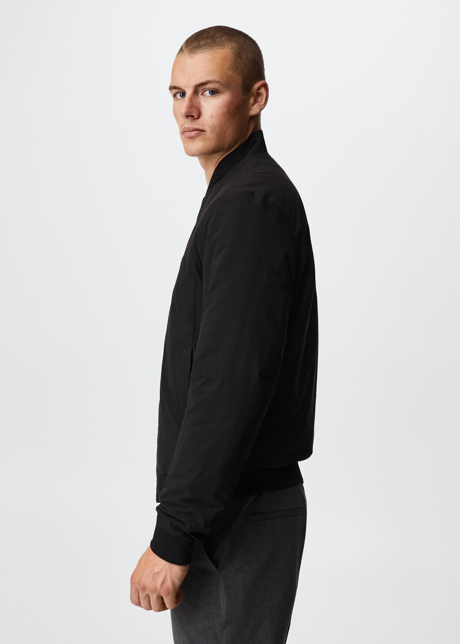 Thermoregulatoring bomber jacket - Details of the article 2