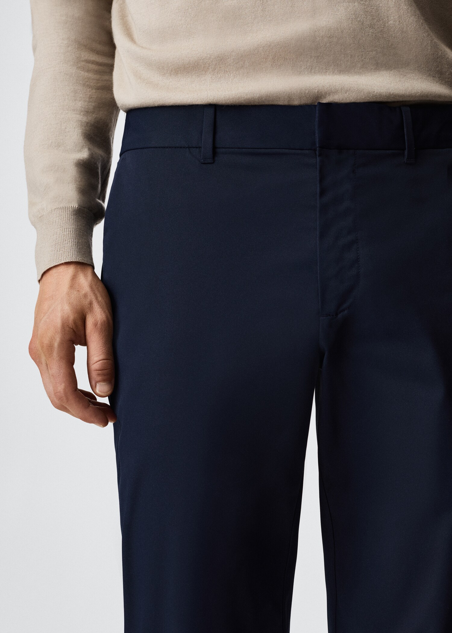 Crease-resistant slim-fit trousers - Details of the article 1