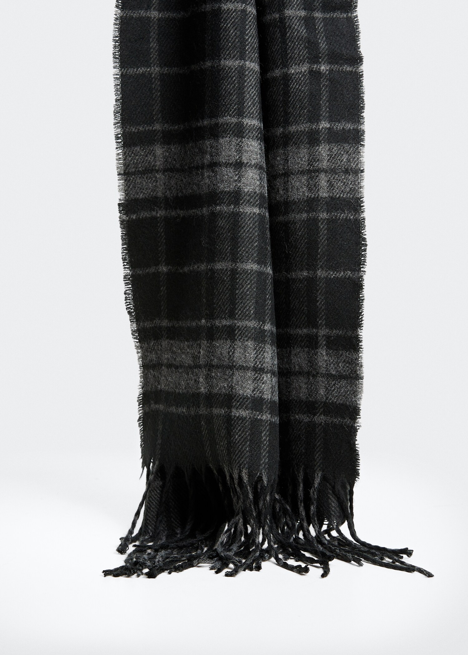 Fringed check scarf - Details of the article 1