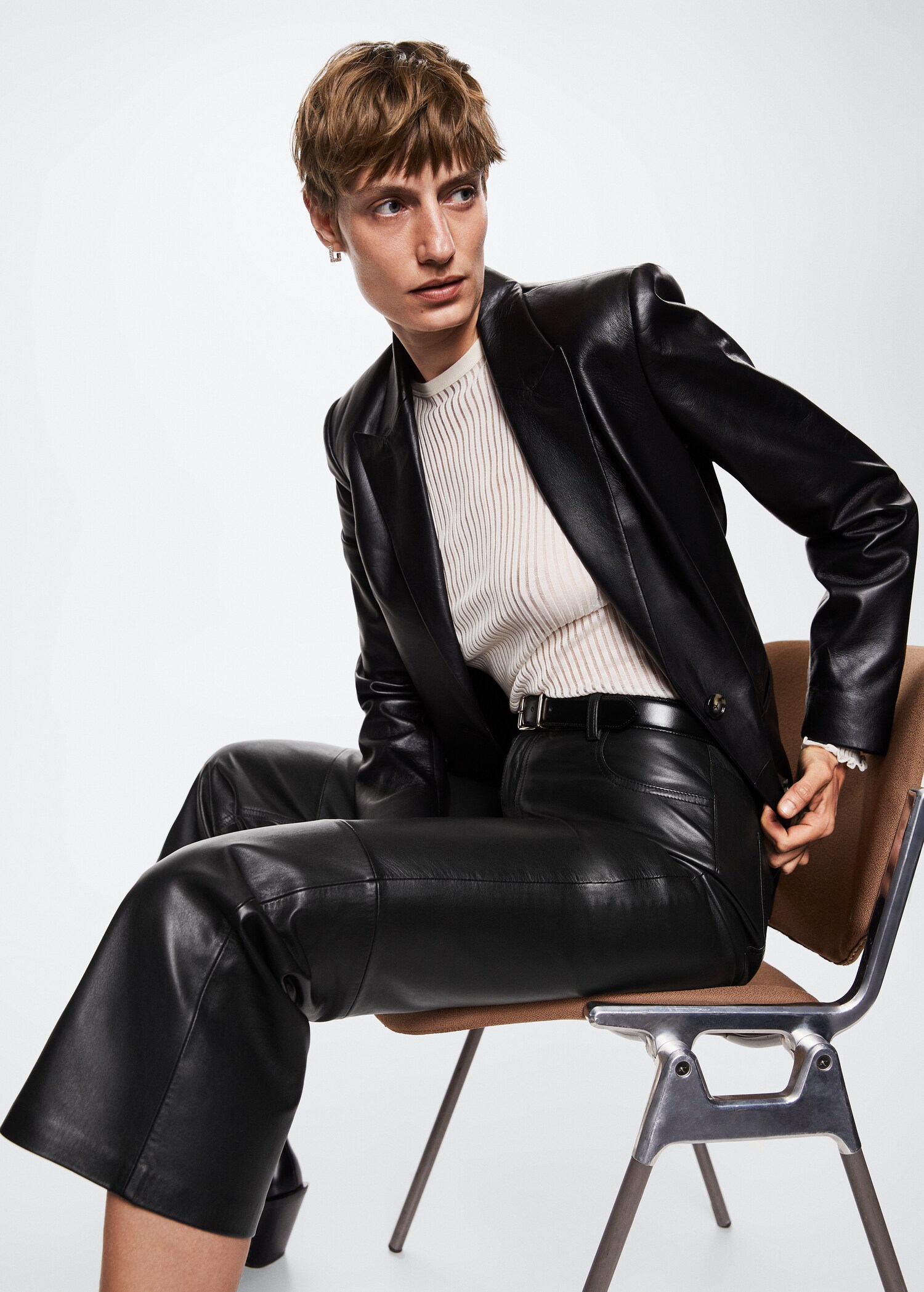 Leather crop trousers - Details of the article 1