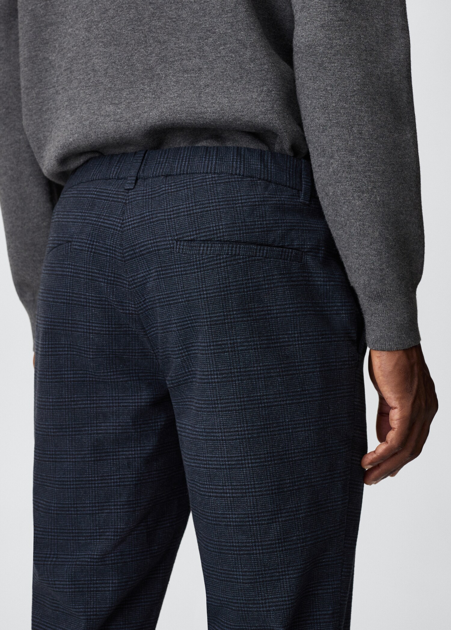 Calças slim fit de algodão aos quadrados - Pormenor do artigo 4