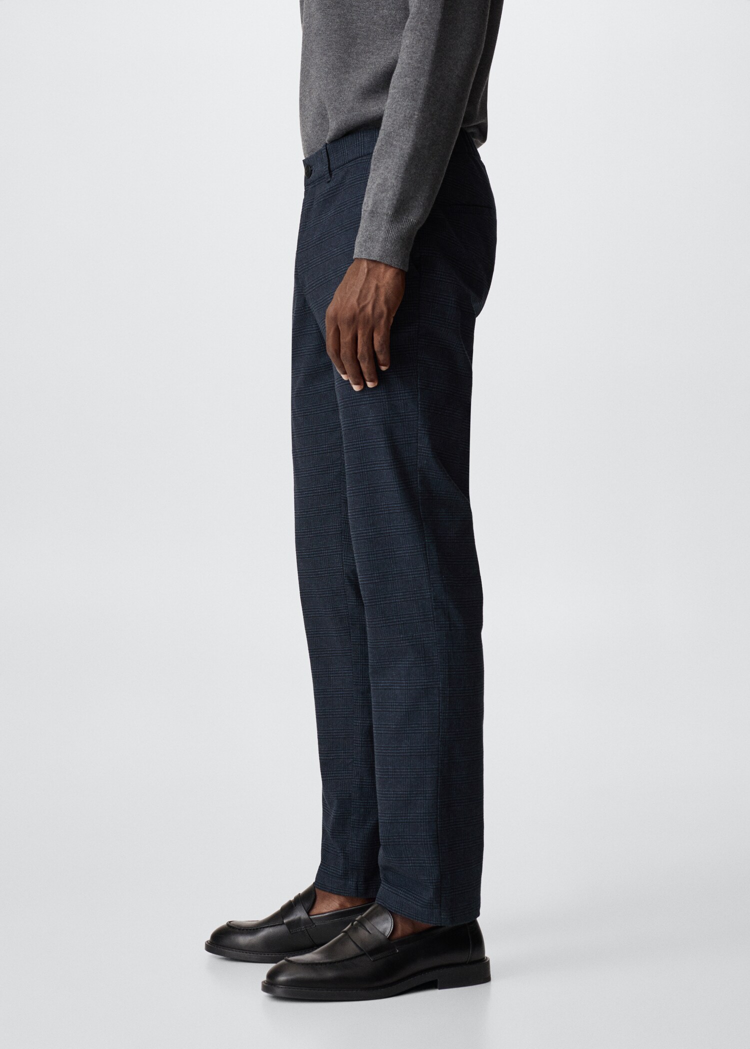 Calças slim fit de algodão aos quadrados - Pormenor do artigo 6