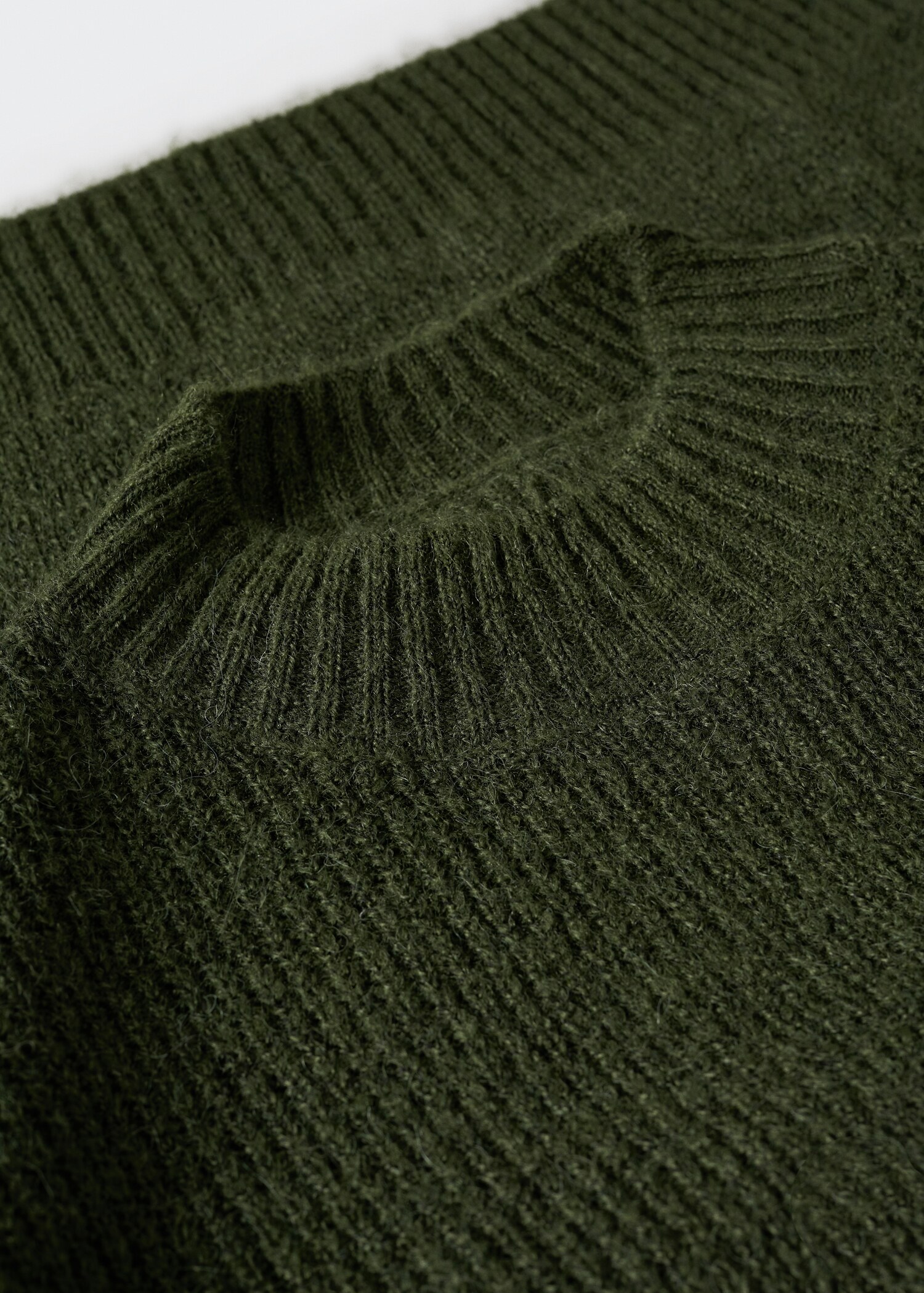 Camisola lã gola redonda - Pormenor do artigo 8