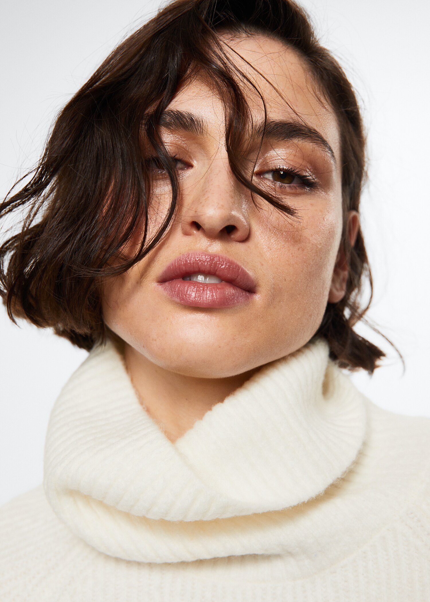 Striped turtleneck sweater - Details of the article 4
