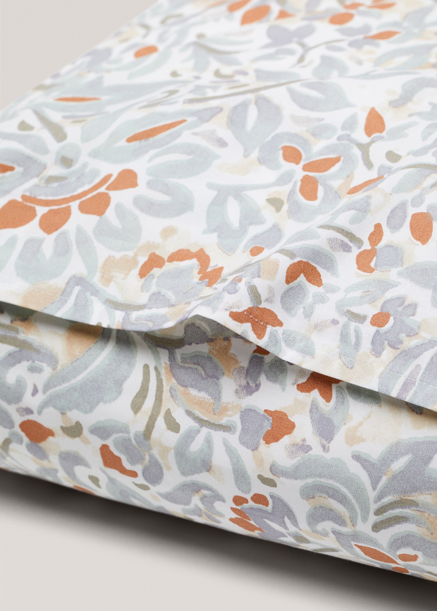 Floral embroidered cushion case 60x60cm (Pack of 2) - Details of the article 2