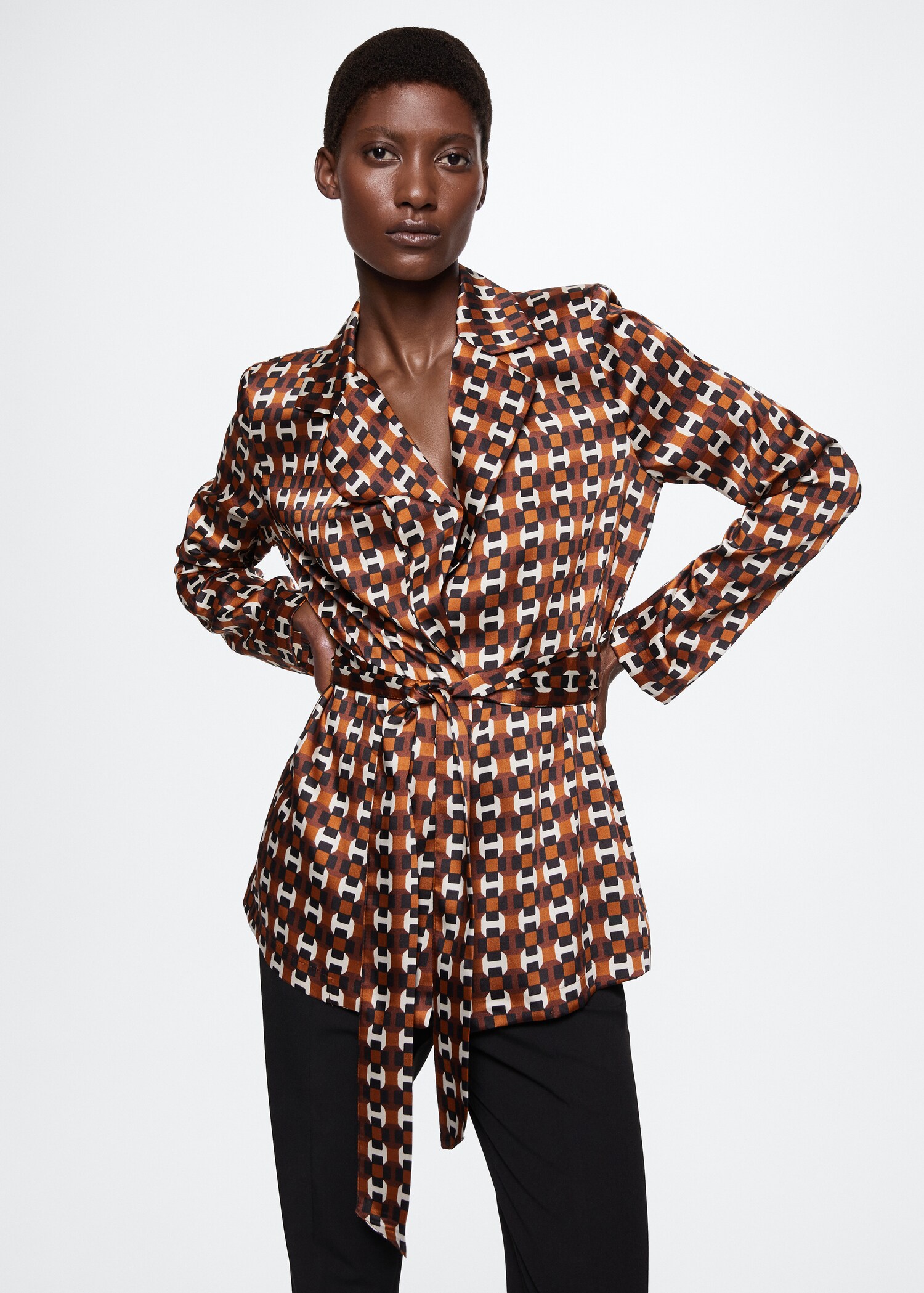 Blusa estampado geométrico - Plano medio