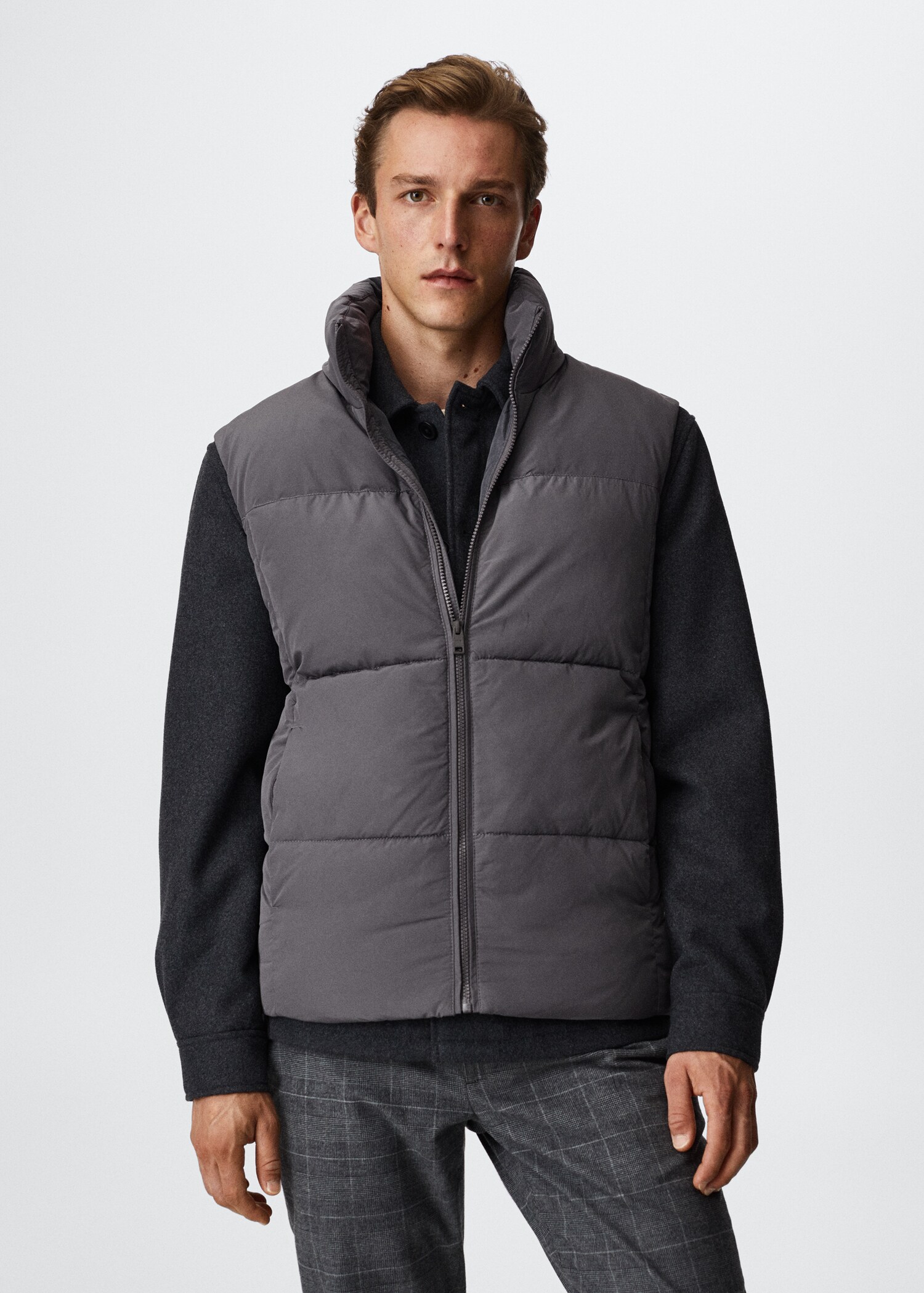Water-repellent quilted vest - Medium plane