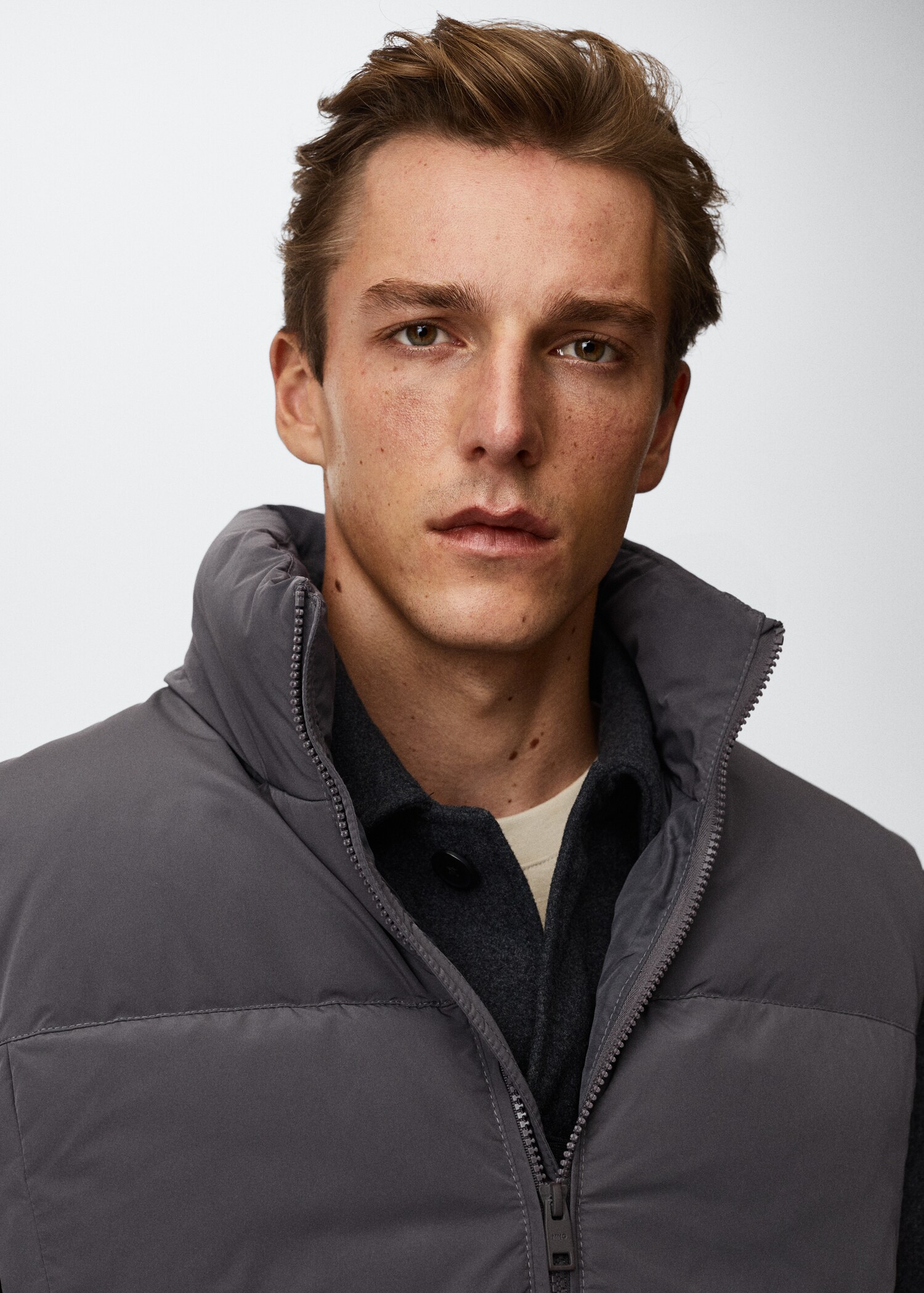 Water-repellent quilted vest - Details of the article 1