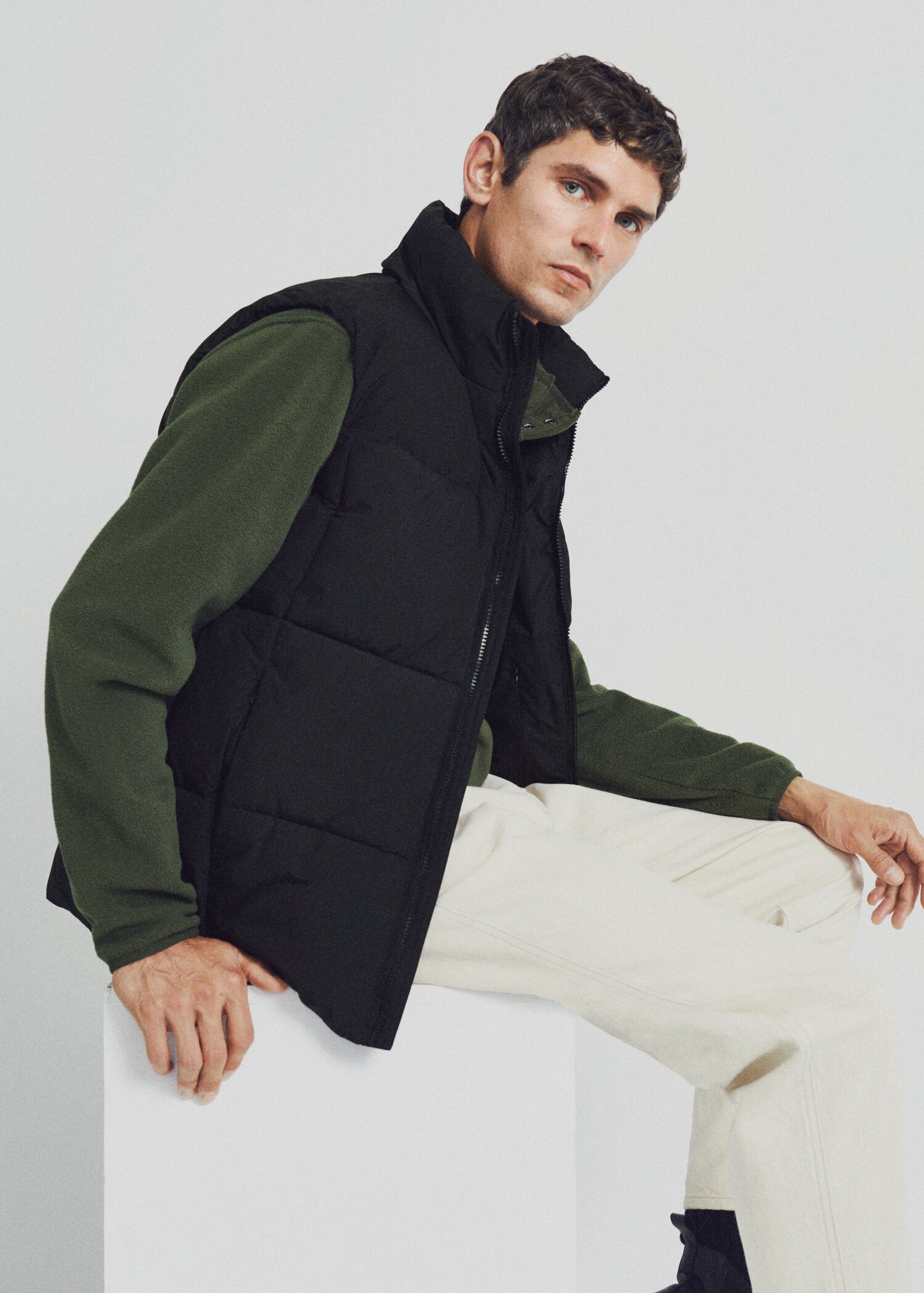 Water-repellent quilted vest - Details of the article 6