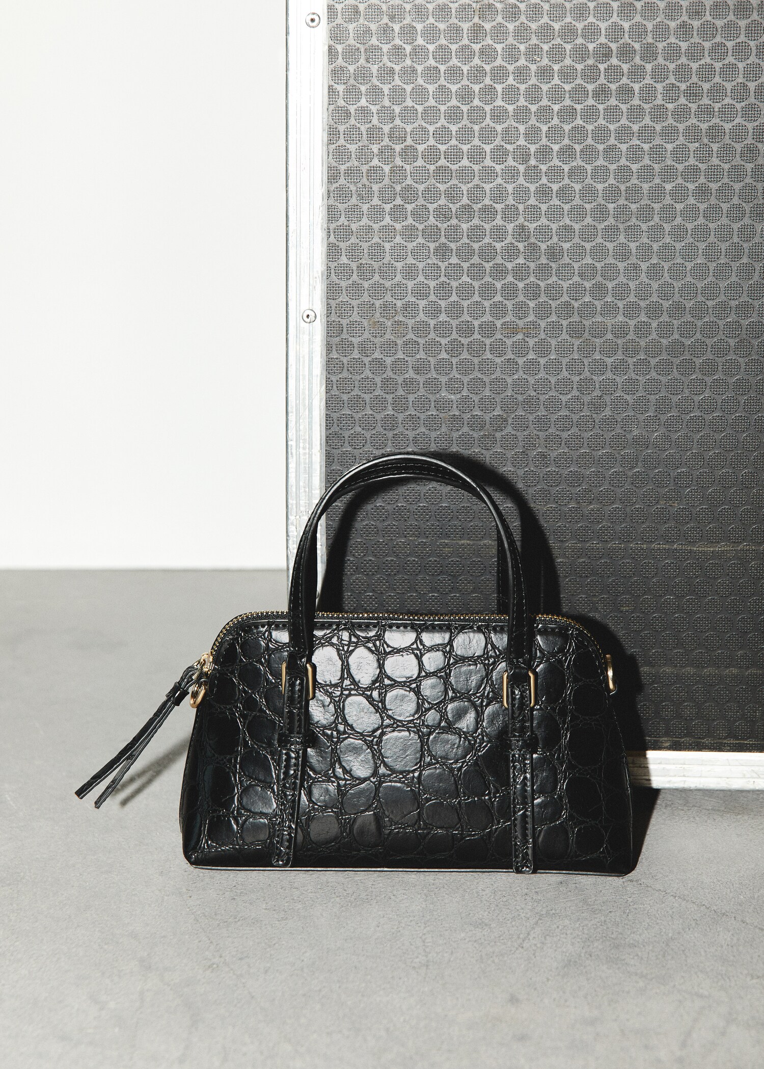 Croc-effect shoulder bag - Details of the article 9