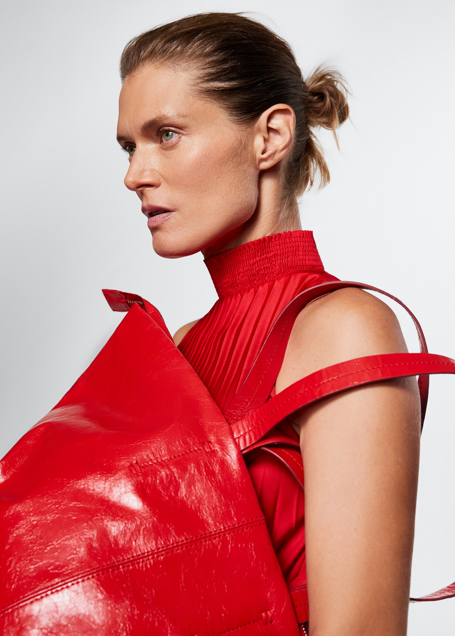Pleated halter neck dress - Details of the article 4